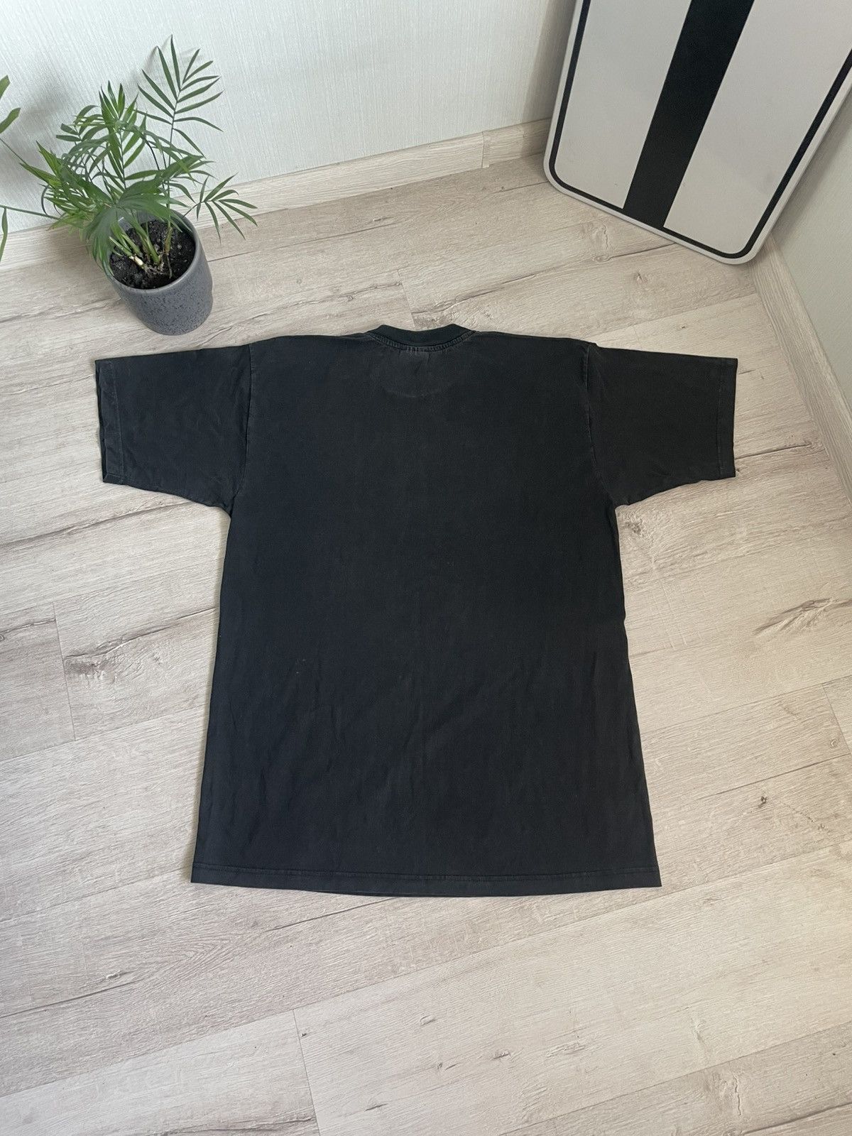 Band Tees × Vintage Vintage 90s Discworld By Terry Pratchett Tee Series Book Y2k Size US XL / EU 56 / 4 - 2 Thumbnail