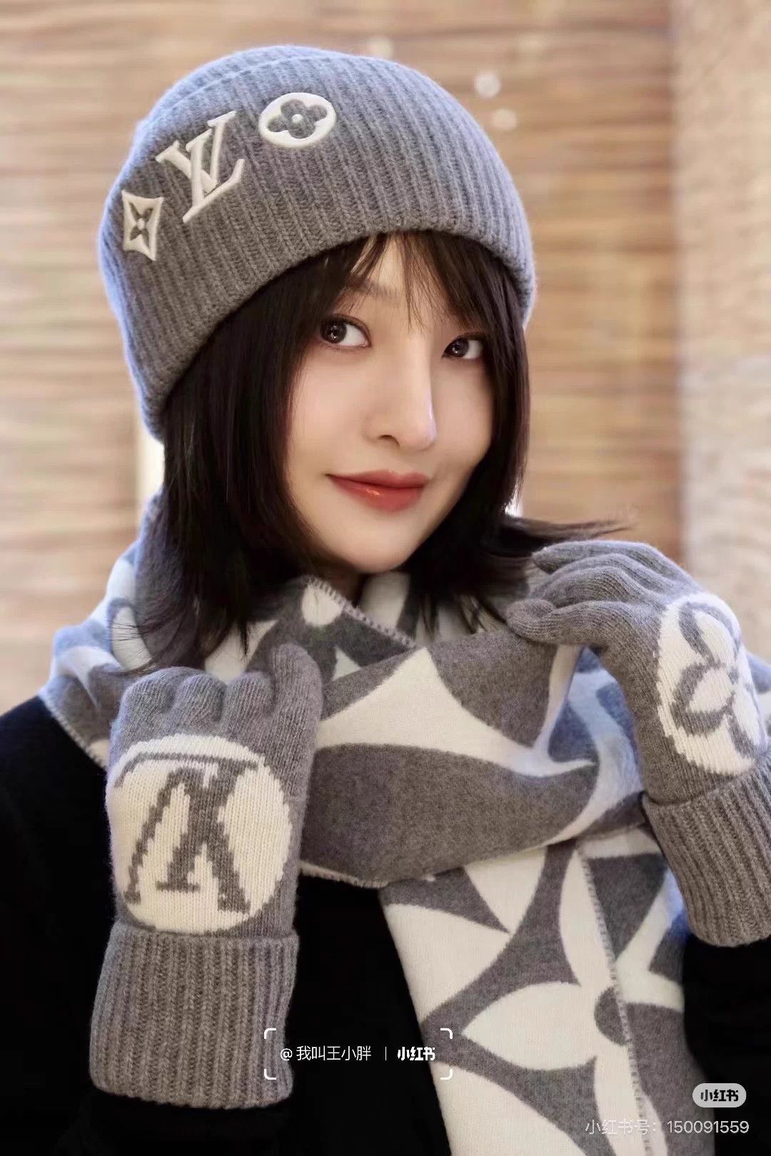 Louis Vuitton LV grey knit gloves S Brand New Size ONE SIZE - 5 Thumbnail