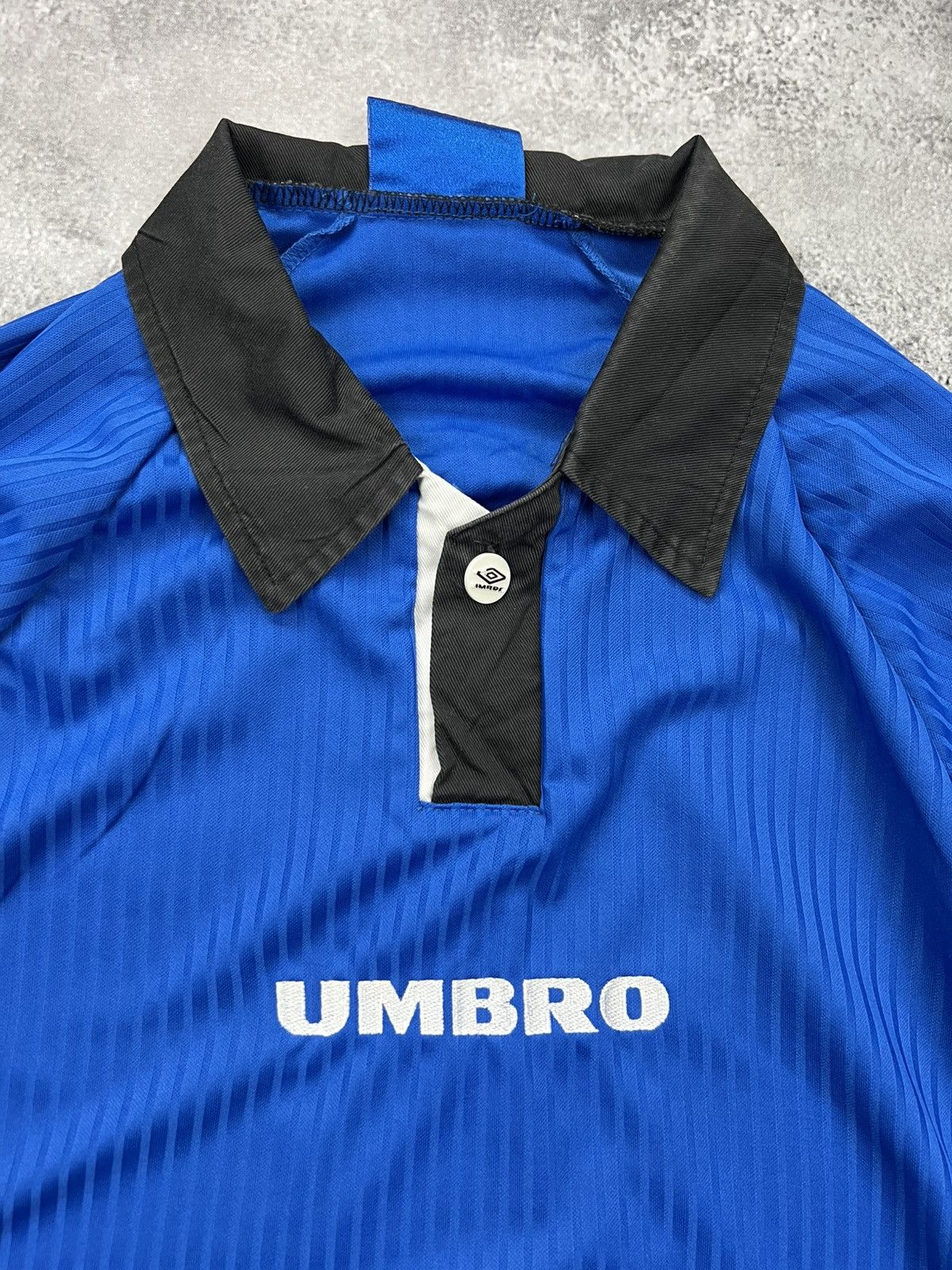 Umbro Vintage 90s Umbro Longsleeve Shirt Jersey Soccer #2 Football Size US XL / EU 56 / 4 - 4 Thumbnail
