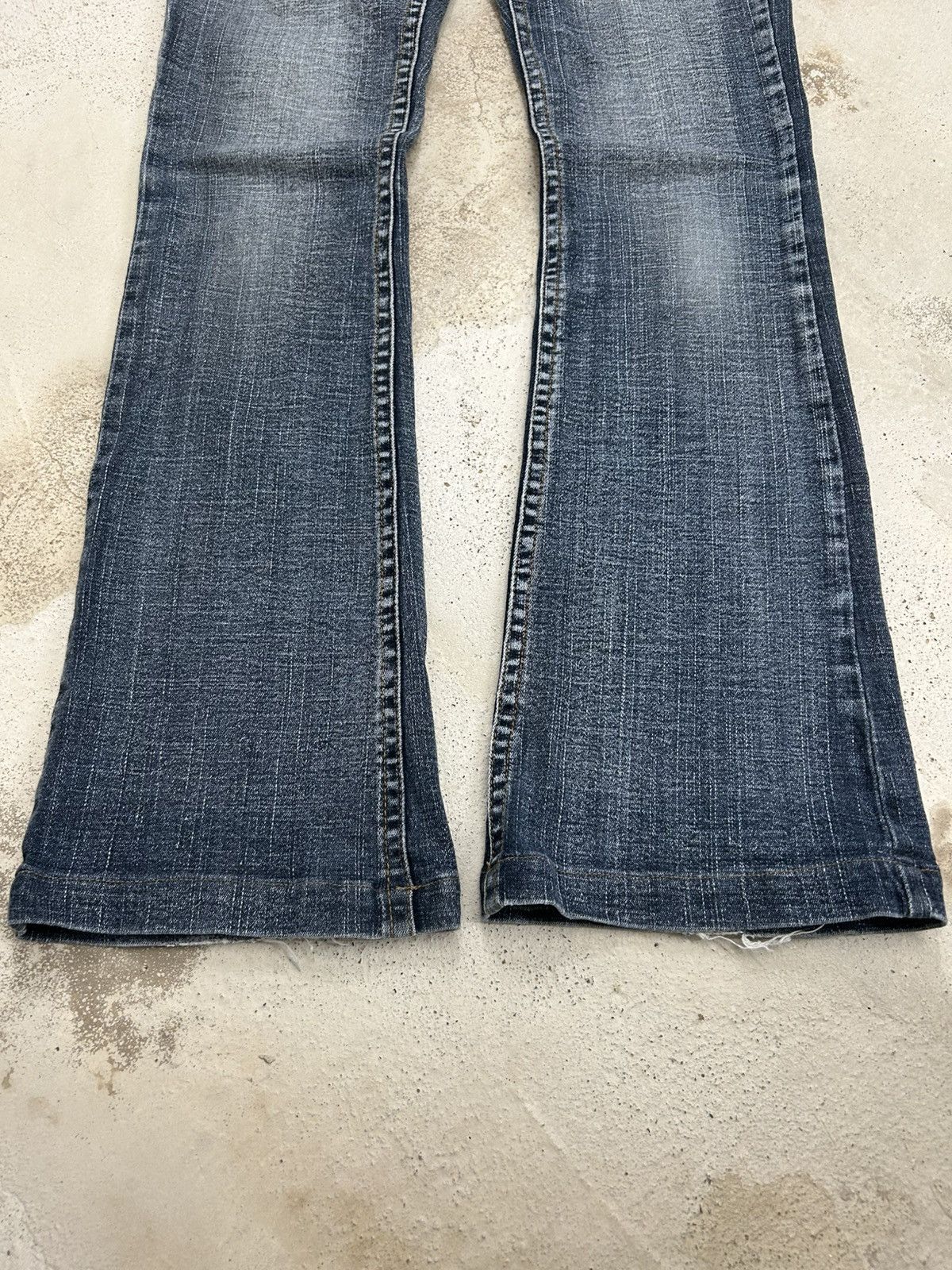 GOSTAR DE FUGA Flare BCBG Bootcut Distressed Fade Washed Button Studded Size US 30 / EU 46 - 4 Thumbnail