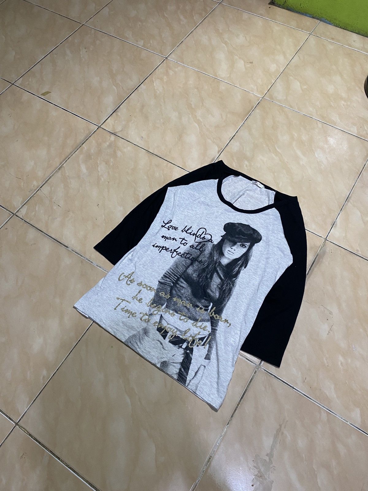 Hysteric Glamour ❤️‍🔥LONGSLEVEE Y2K GRILS GRAPHIC STYLE ❤️‍🔥 Size US L / EU 52-54 / 3 - 2 Thumbnail