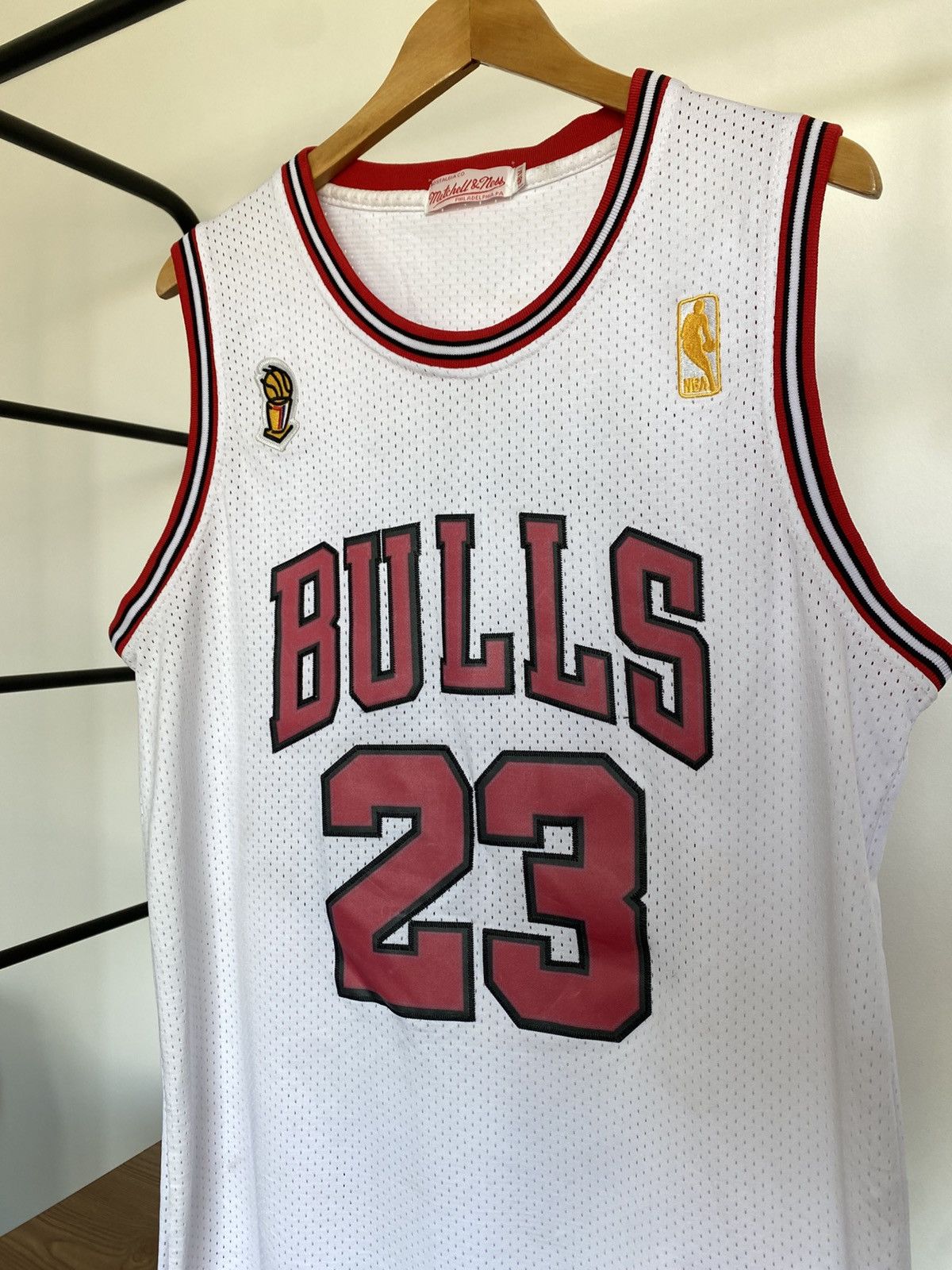 Mitchell & Ness × Vintage Mitchell & Ness Jersey Chicago Bulls 1997-98 Michael Jordan Size US M / EU 48-50 / 2 - 2 Thumbnail