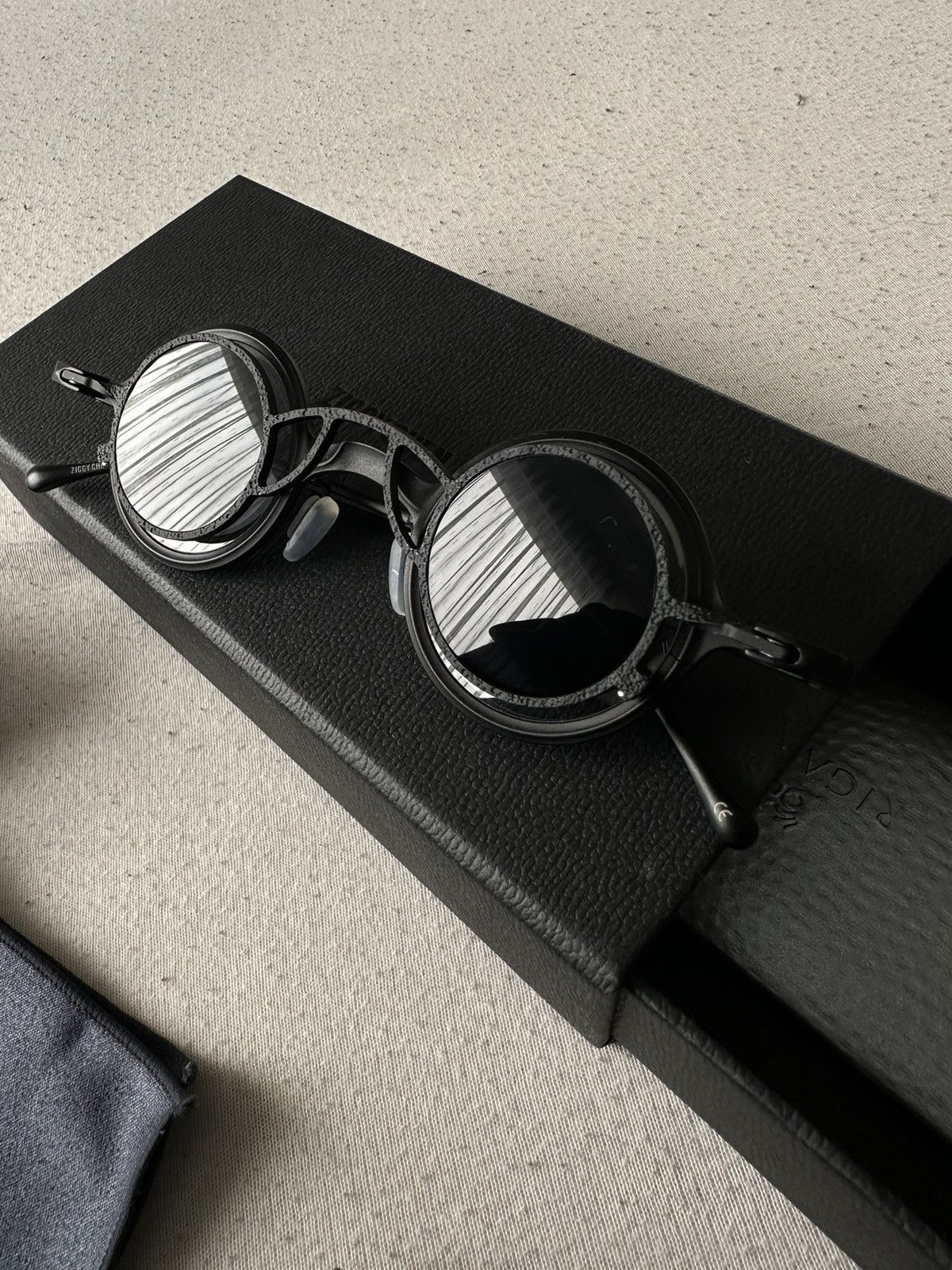 image of Rigards Sunglasses in Black, Men's