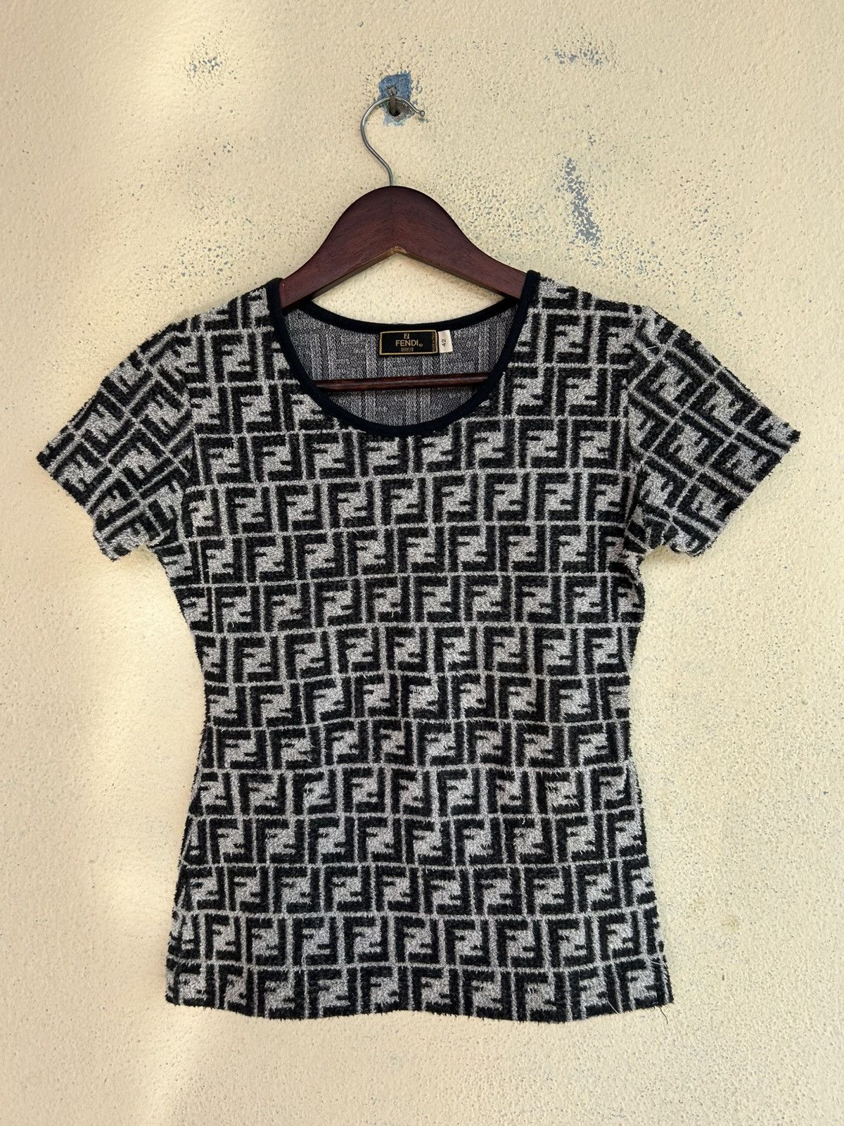 Fendi Vintage Fendi Monogram Fleece Tshirt Size M / US 6-8 / IT 42-44 - 1 Thumbnail