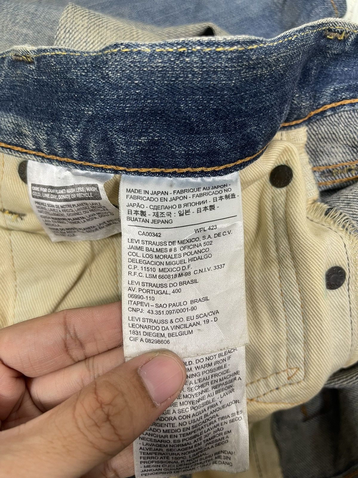 Levi's LEVIS 511 SELVEDGE DISTRESSED ZIPPER FLY DENIM JEANS Size US 35 - 18 Thumbnail