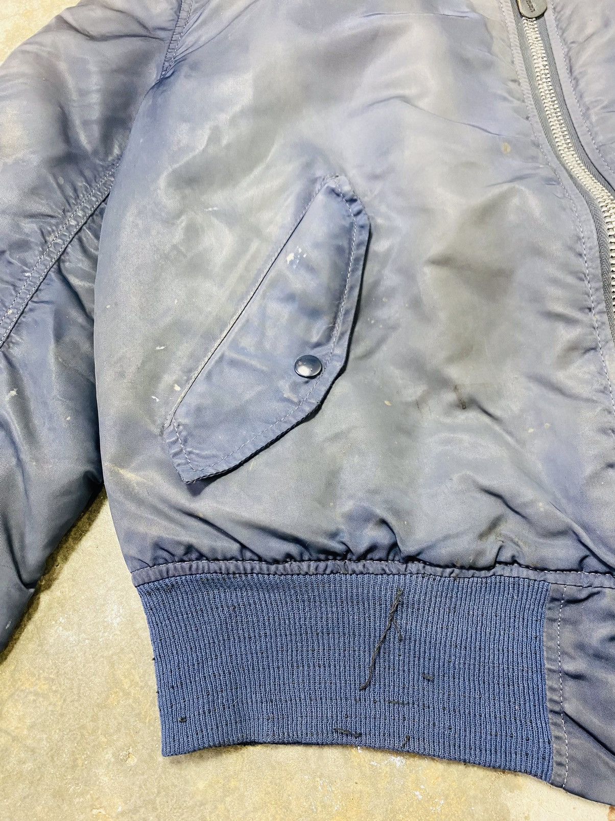 Alpha Industries A08 Vintage Alpha Industies Sunfaded Distressed Bomber Jaket Size US M / EU 48-50 / 2 - 7 Thumbnail