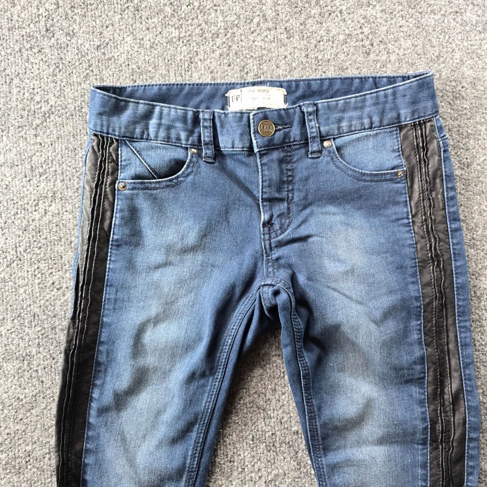 Free People Free People Jeans Womens 25 Blue Size Leather Stripe Denim Skinny Capsule Casual Size 42" / US 20 - 2 Thumbnail