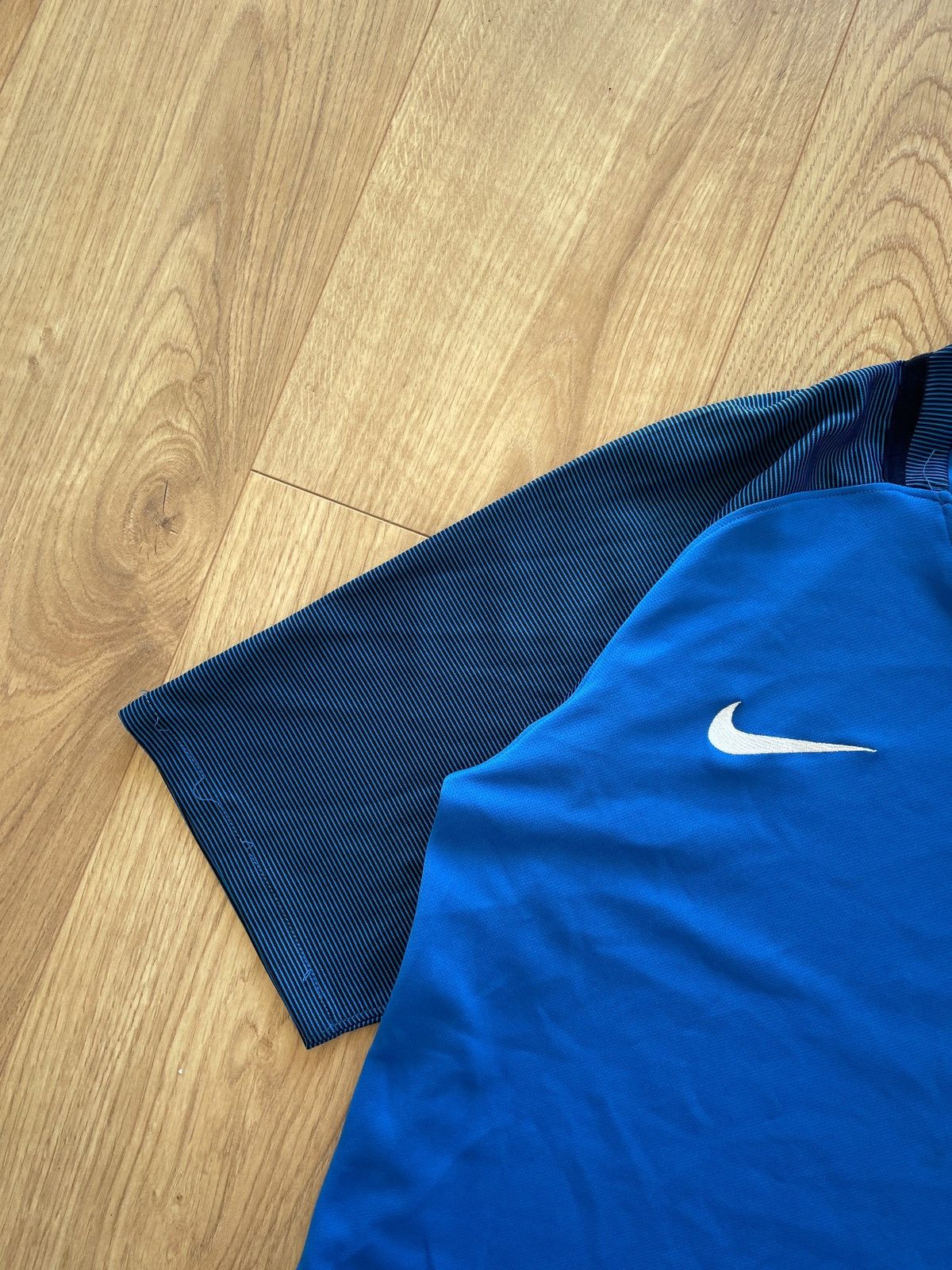 Nike France 2016-2017 Home Soccer Jersey Size US M / EU 48-50 / 2 - 6 Thumbnail