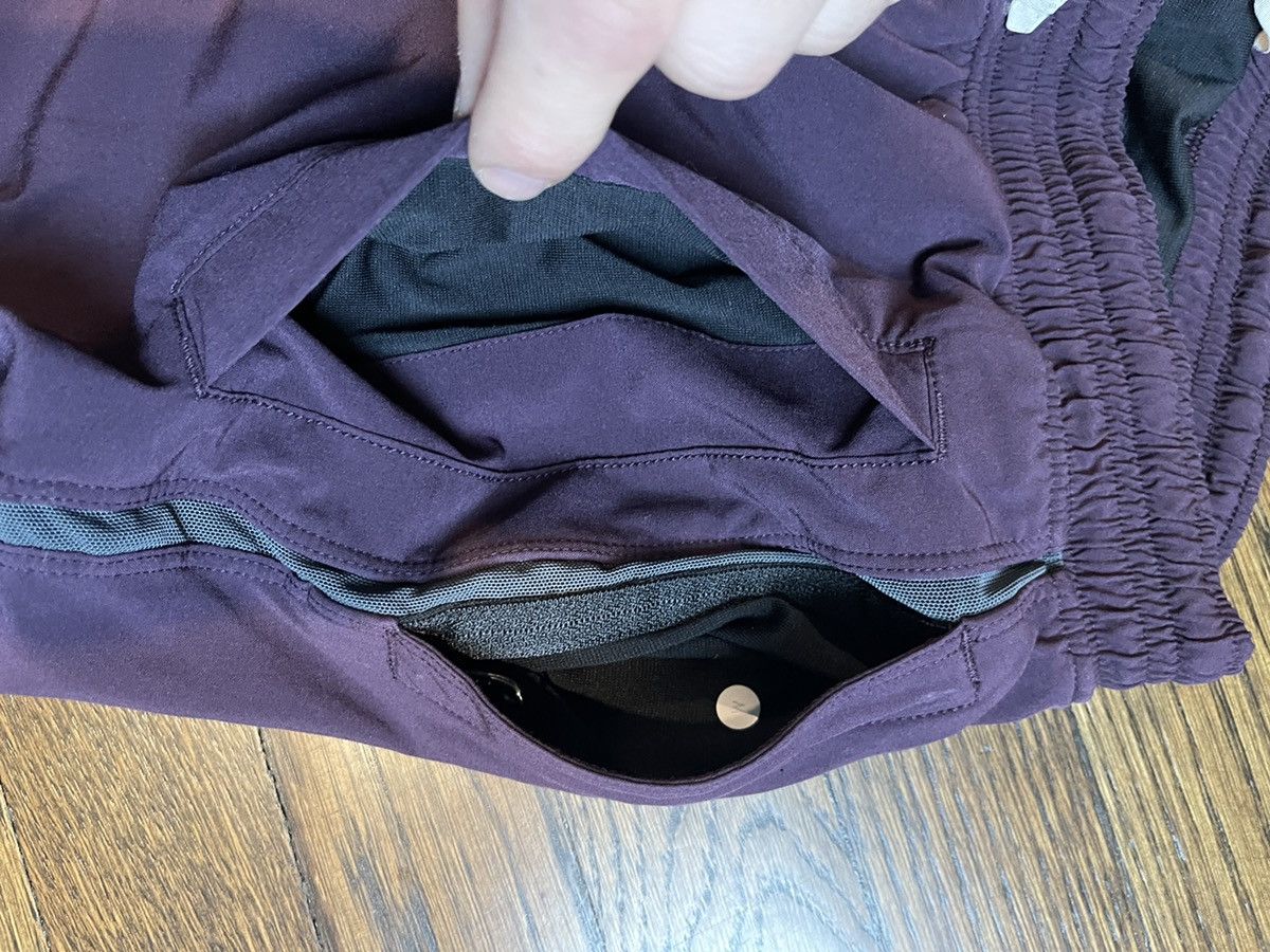 Lululemon Lululemon lined shorts aubergene size medium Size US 32 / EU 48 - 4 Thumbnail
