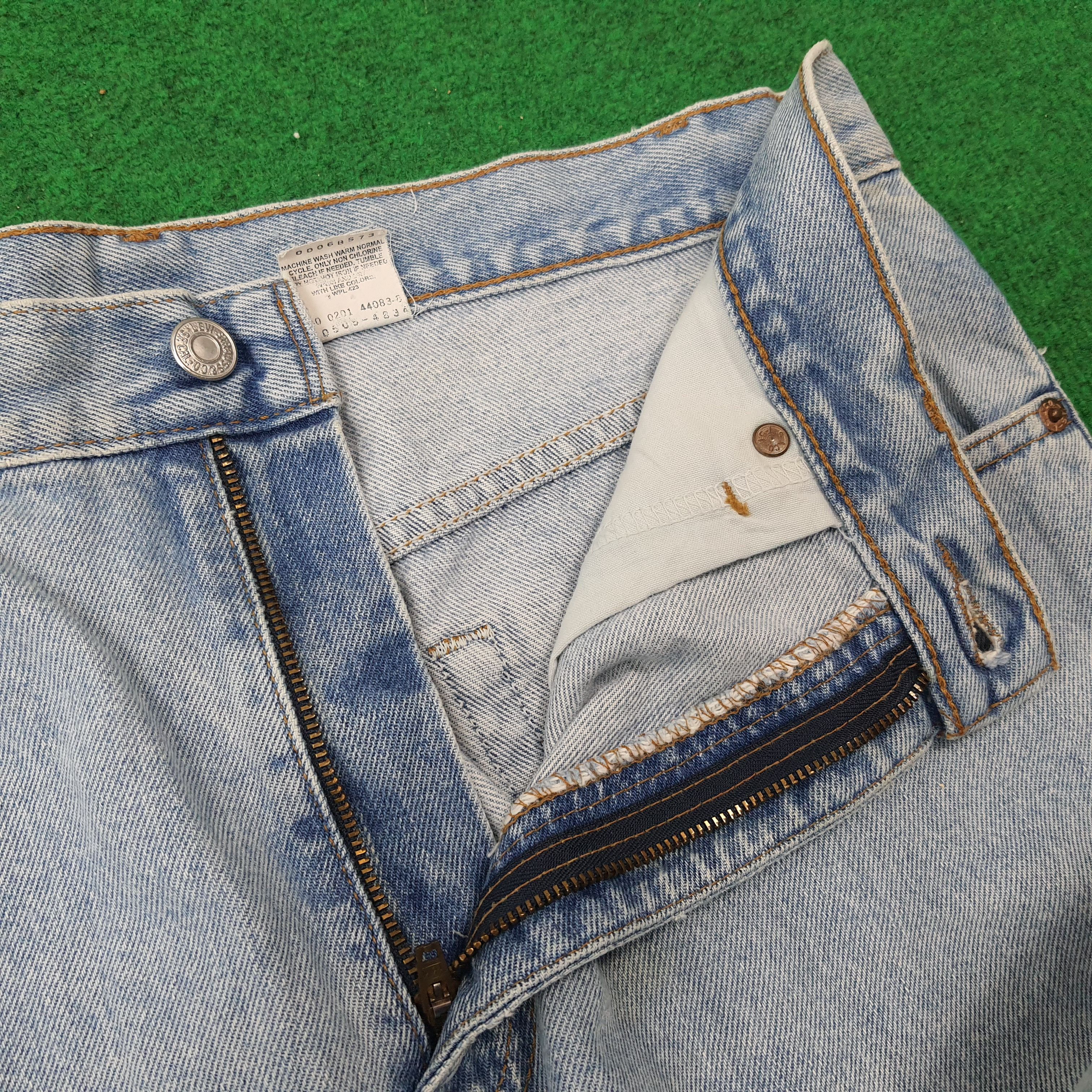 Levi's Vintage Levi's 505 Distressed Jeans C272N28 Size US 32 / EU 48 - 9 Thumbnail