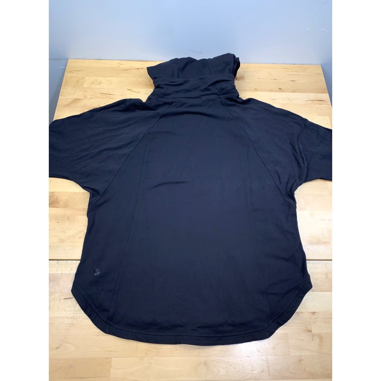 Lululemon Lululemon Hoodie Women 10 Black Pullover Casual Activewear Hooded Pockets Long Sleeve Size L / US 10 / IT 46 - 7 Thumbnail