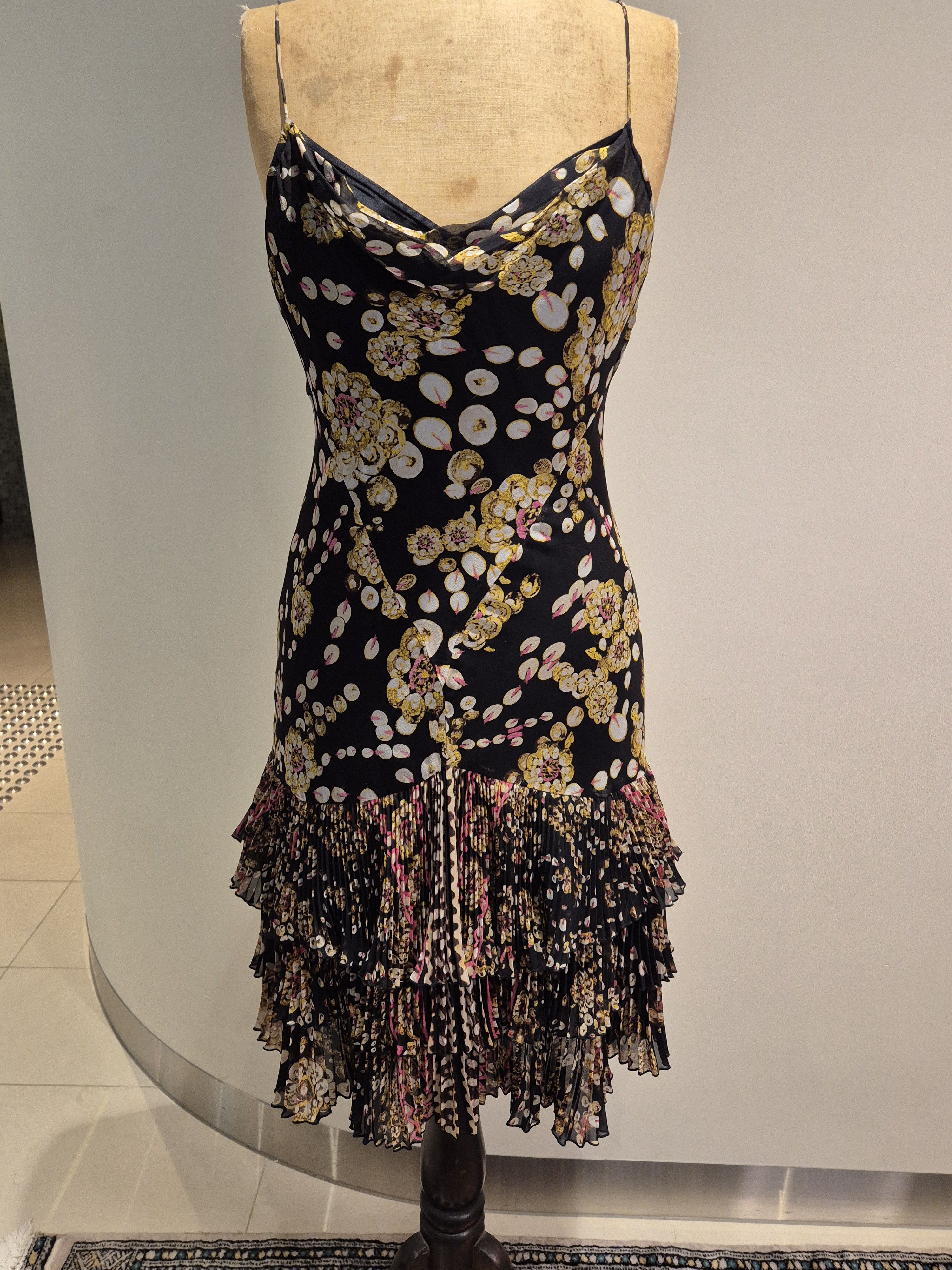 Diane von Furstenberg DVF silk dress with ruffled hemline Size M / US 6-8 / IT 42-44 - 1 Thumbnail
