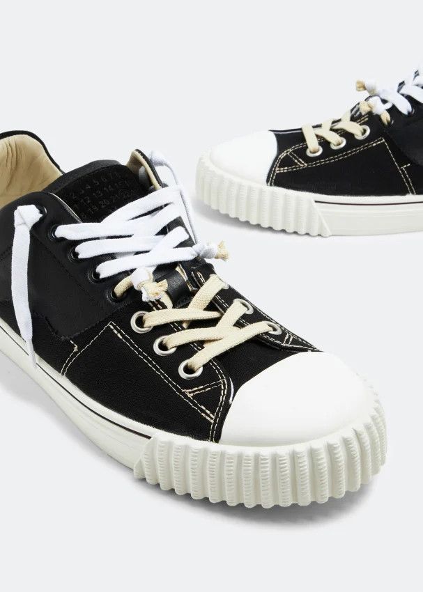 Maison Margiela oc11z0325 New Evolution Sneakers in White/Black Size US 8 / EU 41 - 3 Thumbnail