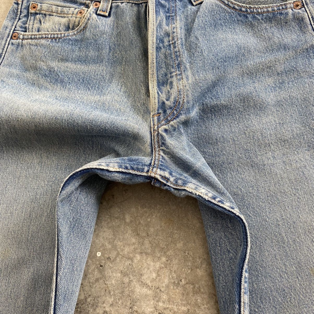 Levi's Size 28x33 Vintage 90’s Levis 501 Light Blue Jeans Size US 28 / EU 44 - 11 Thumbnail