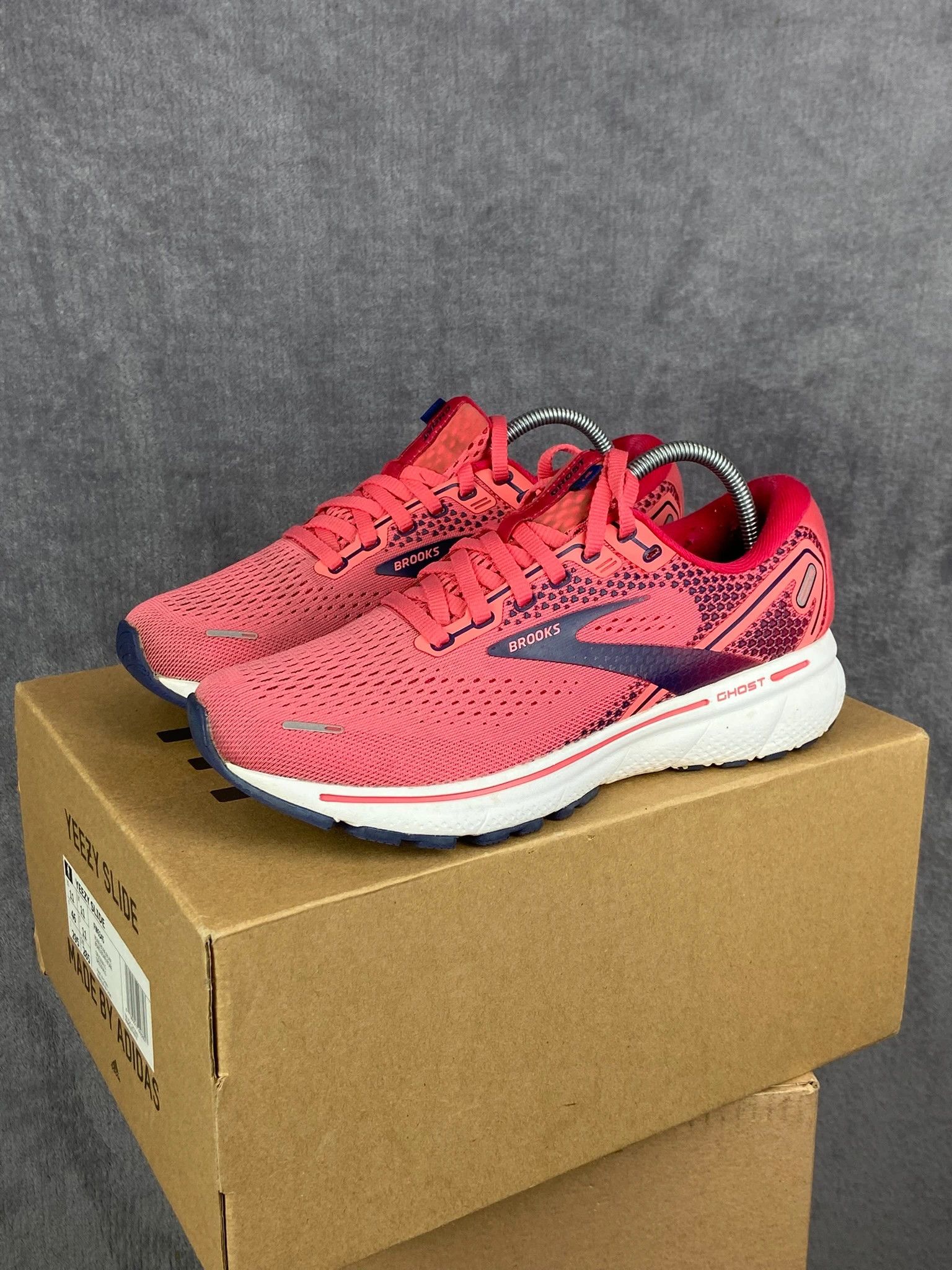Brooks Brooks Hyperion GTS pink lightweight running sneakers Size US 5.5 / EU 38 - 1 Thumbnail