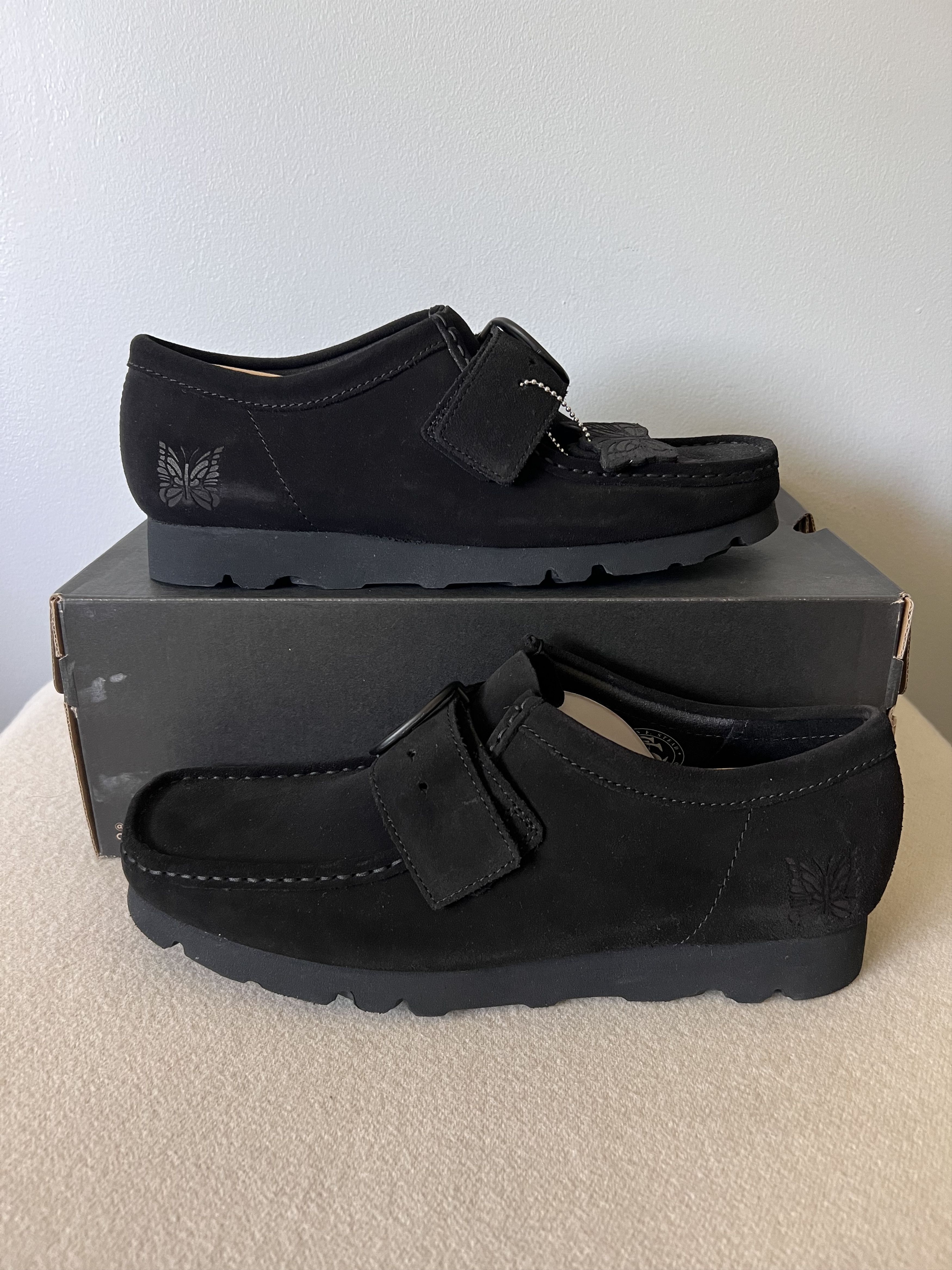 Needles Needles Clarks Walla Lo in Black Suede Size US 12 / EU 45 - 2 Thumbnail