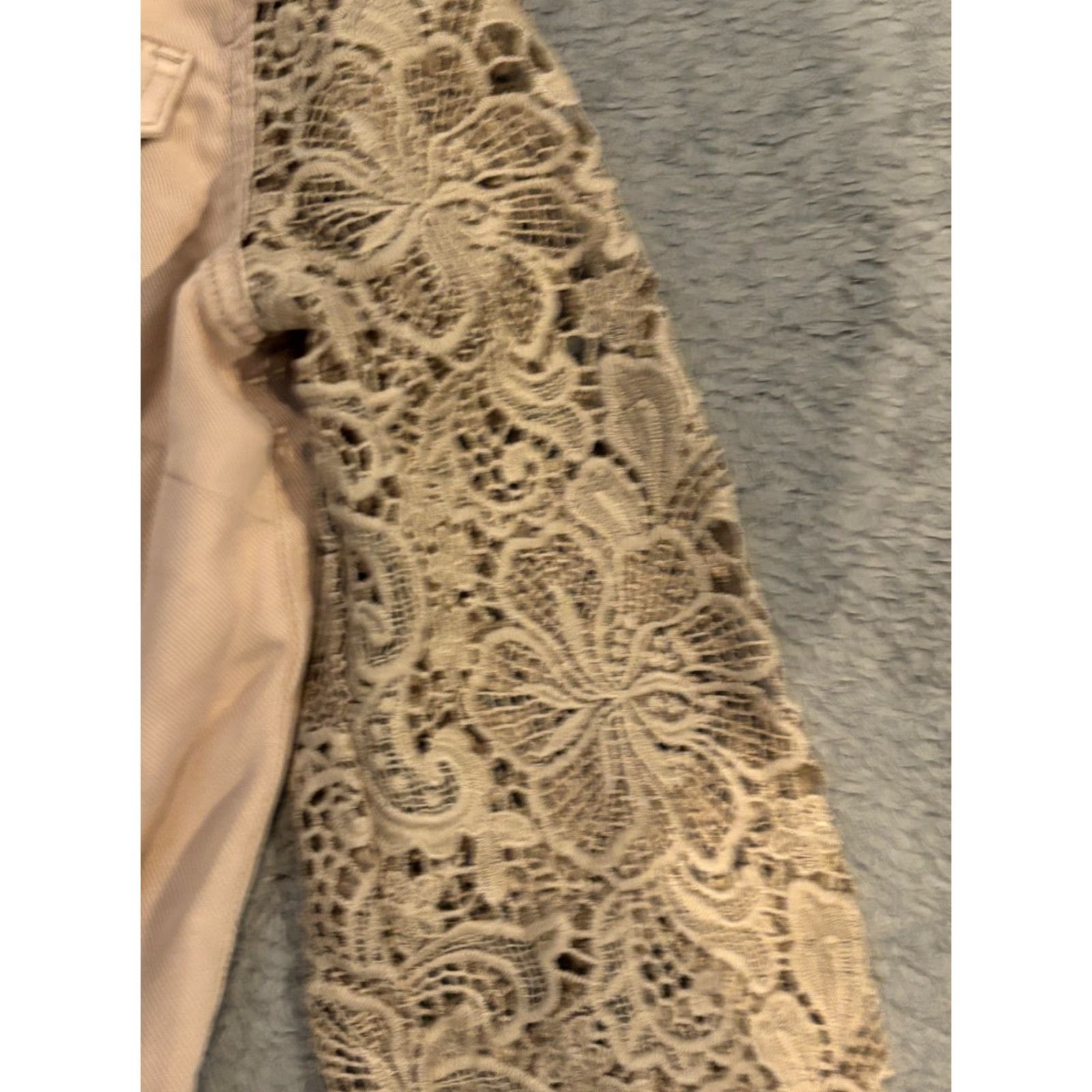 White House Black Market VINTAGE? No — White House Black Market Cropped Jacket Womens 00 Beige Lace Sleeves Button Shirt Womens Regular XS? Size XXS / US 00 / IT 34 - 2 Thumbnail