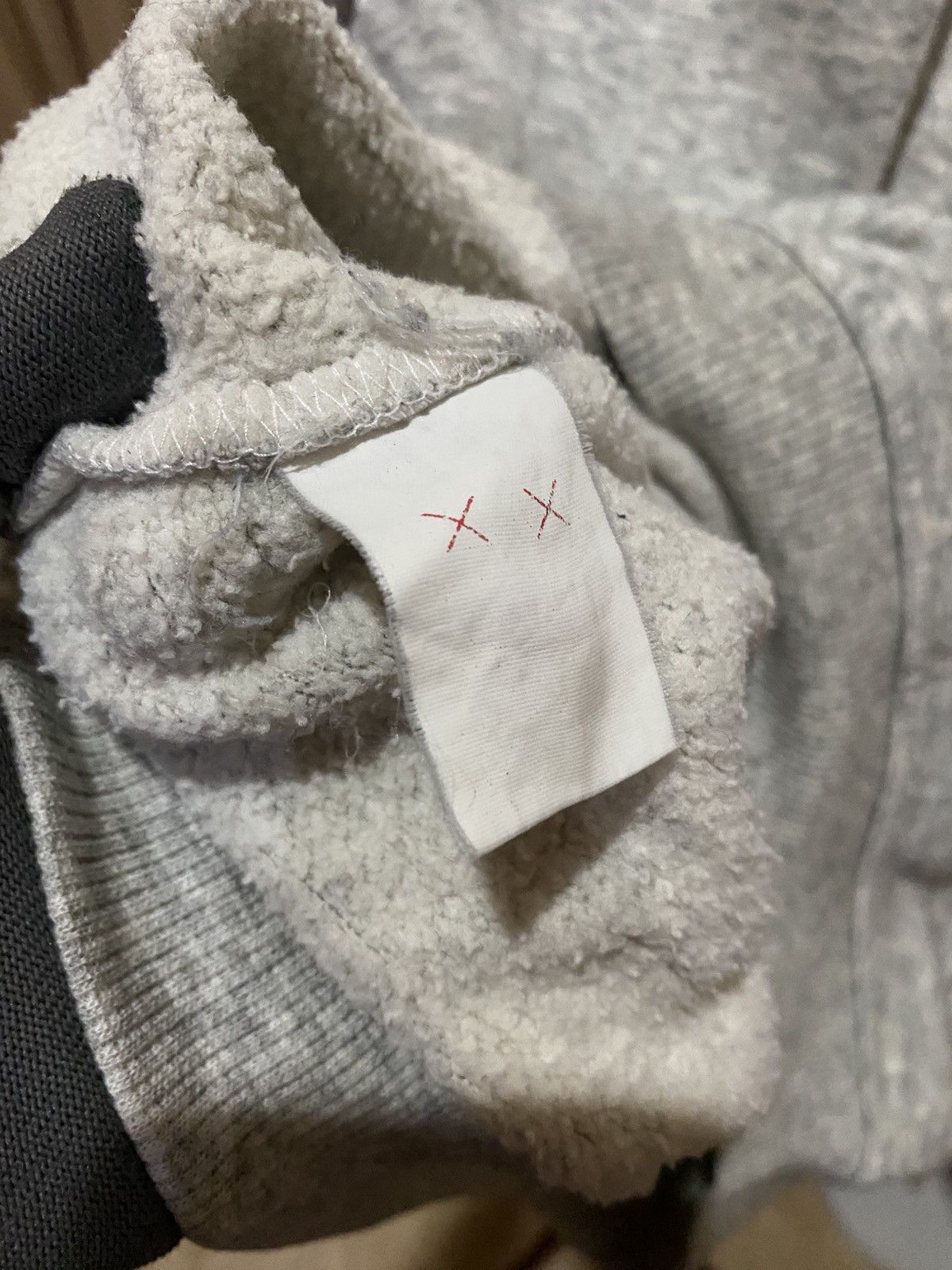 Vintage Vintage Valentino Coupeau Paris Grey Sweatshirt Unisex Size US M / EU 48-50 / 2 - 8 Thumbnail