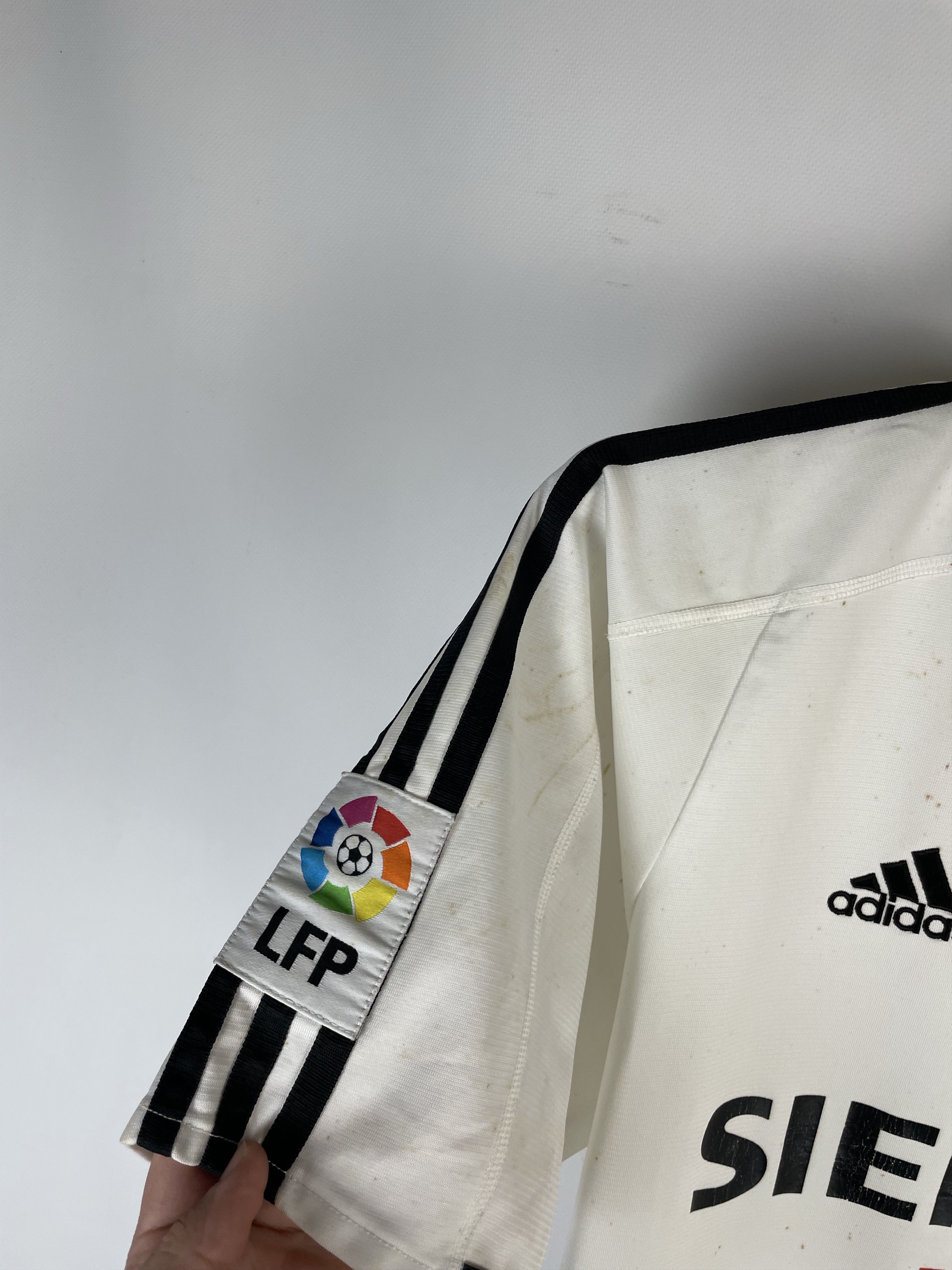 Adidas × Vintage Adidas Real Madrid 2003-2004 home jersey Size US S / EU 44-46 / 1 - 6 Thumbnail