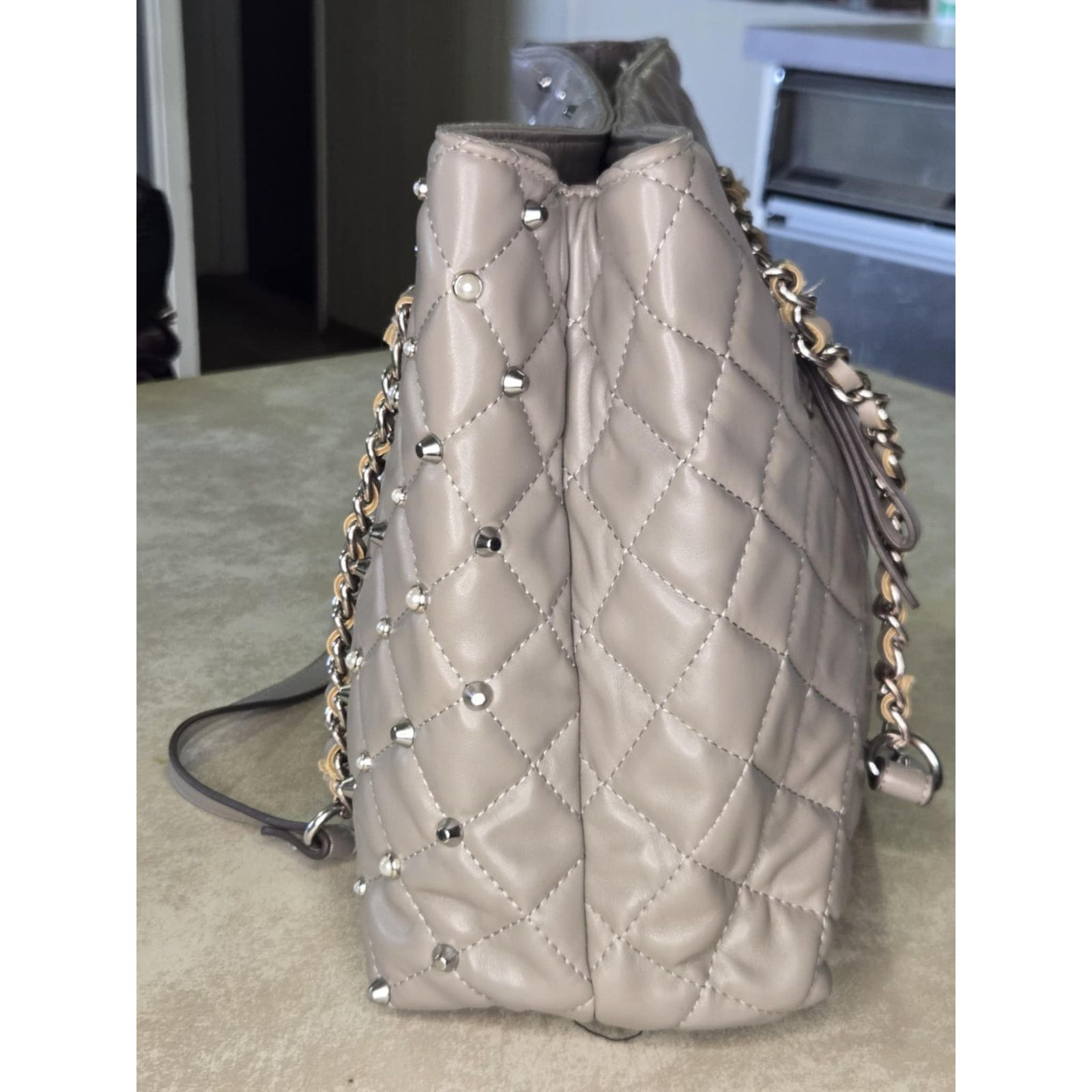 Jessica Simpson Jessica Simpson Steffi tote quilted embedded chain strap bag Size ONE SIZE - 8 Thumbnail