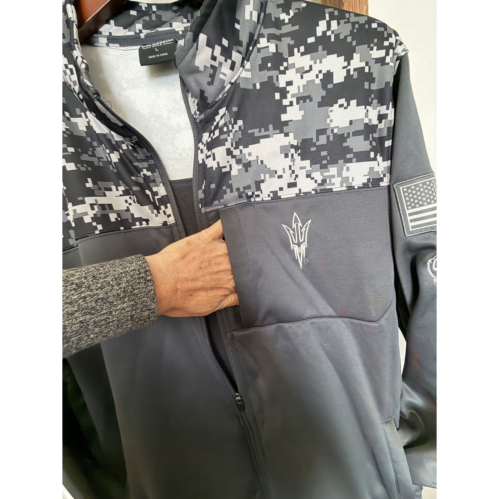 Colosseum Athletics Colosseum ASU Military Appreciation Camo Full-Zip Jacket Size US L / EU 52-54 / 3 - 3 Thumbnail