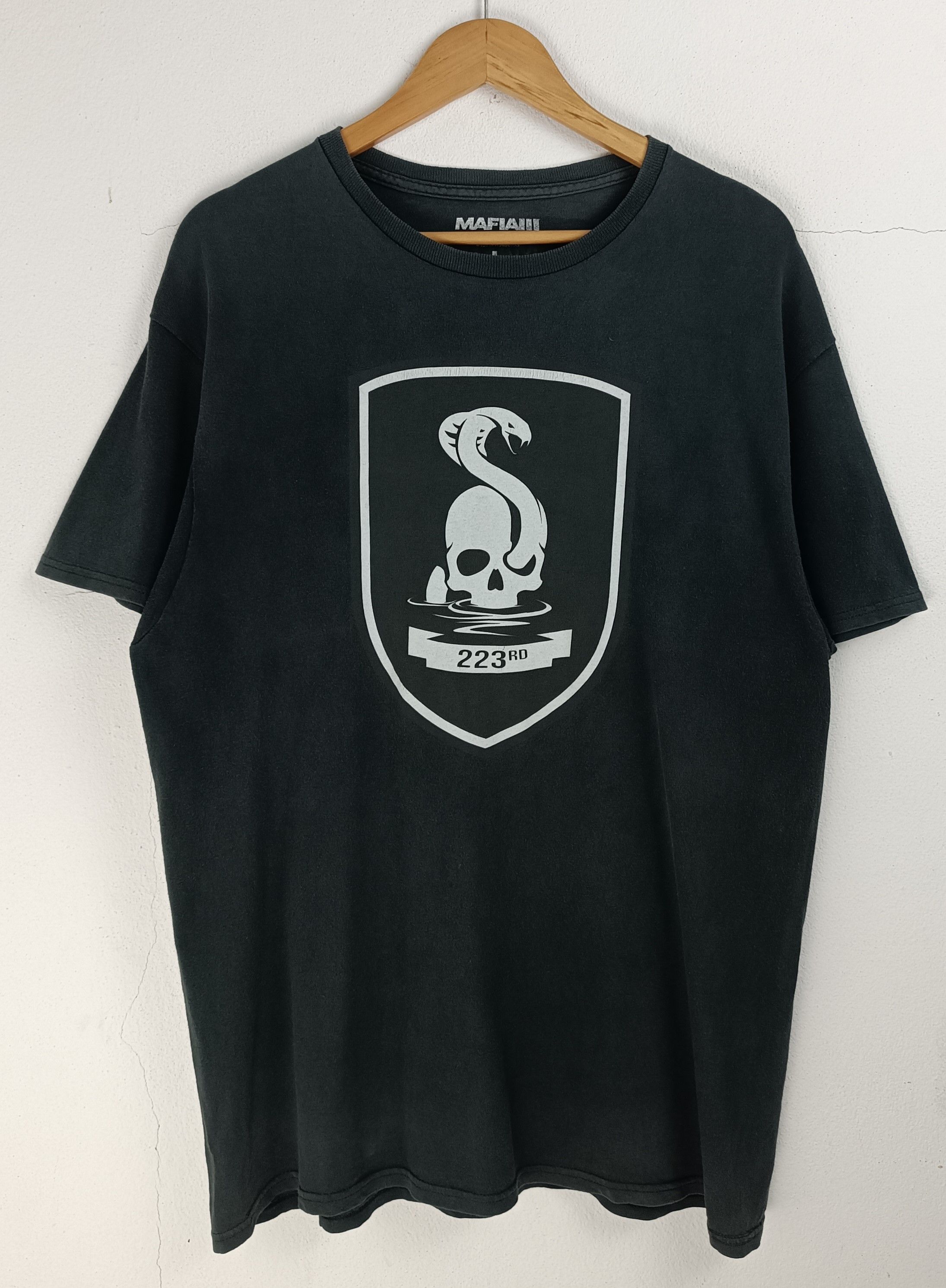 Microsoft VINTAGE 2016 FADED MAFIA III GAME 223 SNAKE LOGO TEE cod gta Size US L / EU 52-54 / 3 - 3 Thumbnail