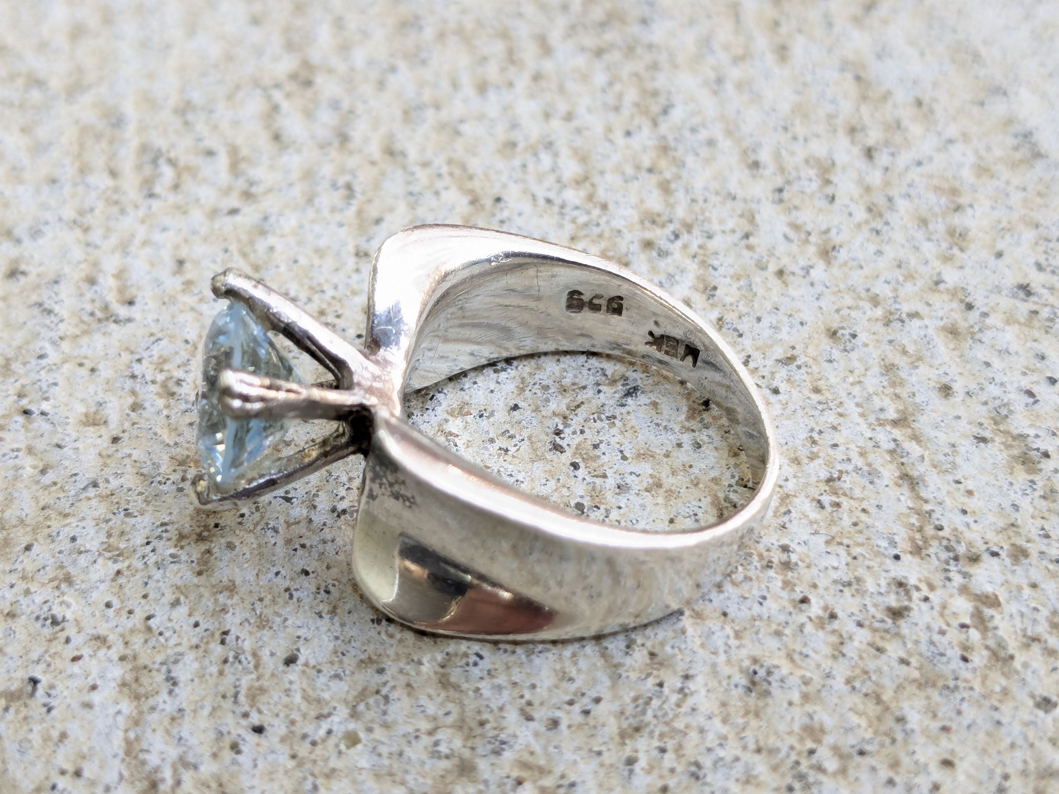 Jewelry × Vintage Vintage Sterling Silver Ring Blue Topaz 6.25 Abstract Modern Size ONE SIZE - 7 Thumbnail