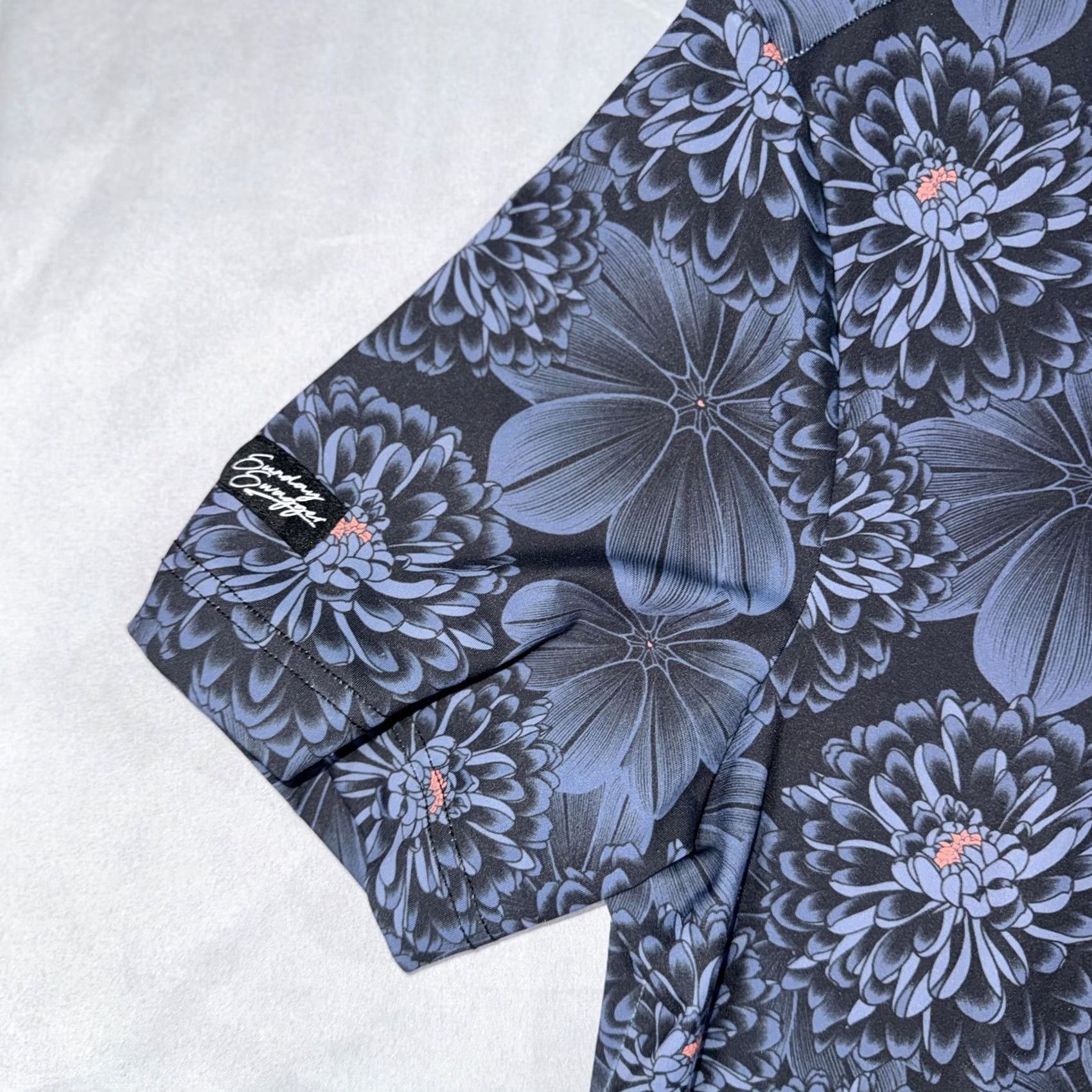 Vintage Sunday Swagger Polo Shirt Mens S Blue Floral Print Golf Performance Stretch Shirt Size US S / EU 44-46 / 1 - 6 Thumbnail