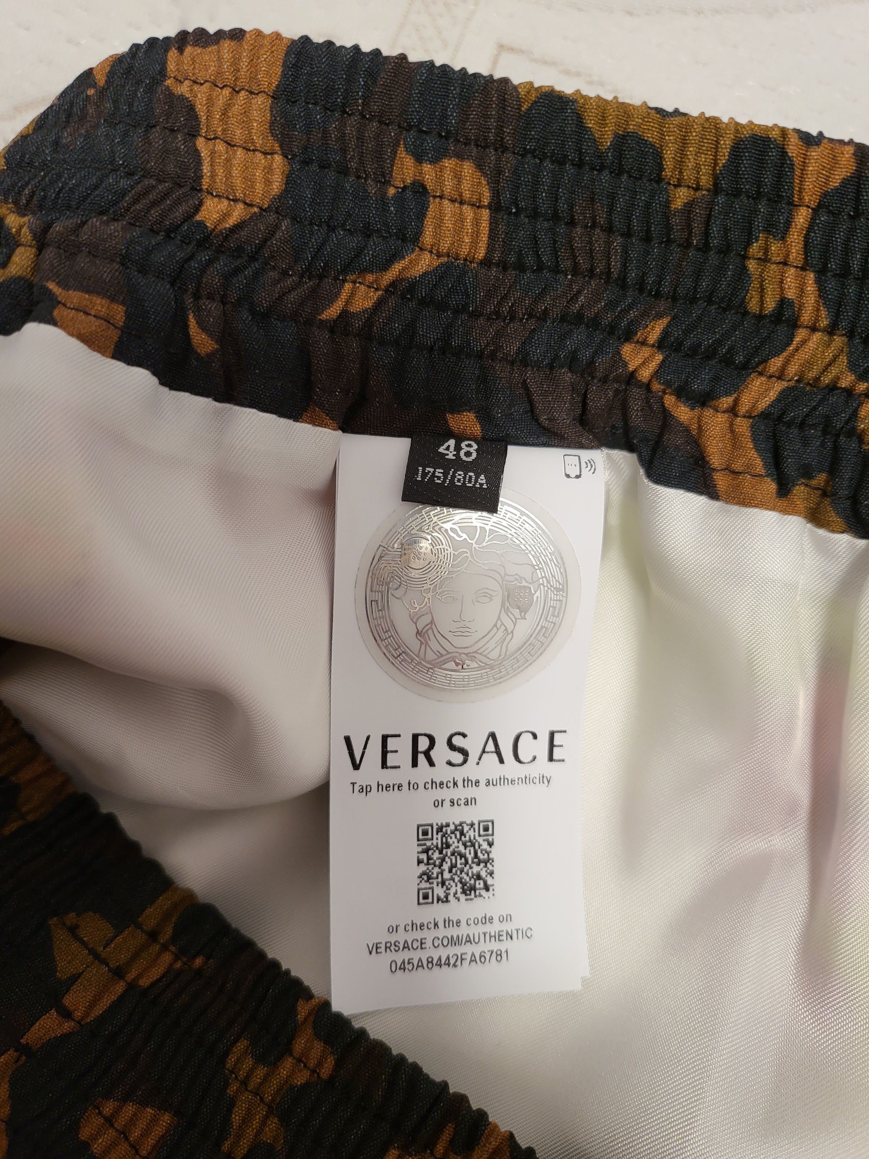 Versace Two Face Floral & Baroque Print Shorts Size US 32 / EU 48 - 7 Thumbnail