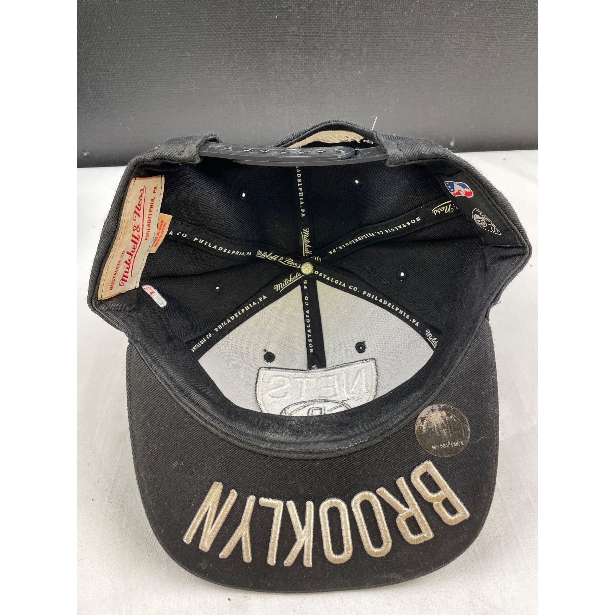 Mitchell & Ness Mitchell & Ness Nets Brooklyn Black Unisex Hat/Cap Adjustabl Size ONE SIZE - 8 Thumbnail