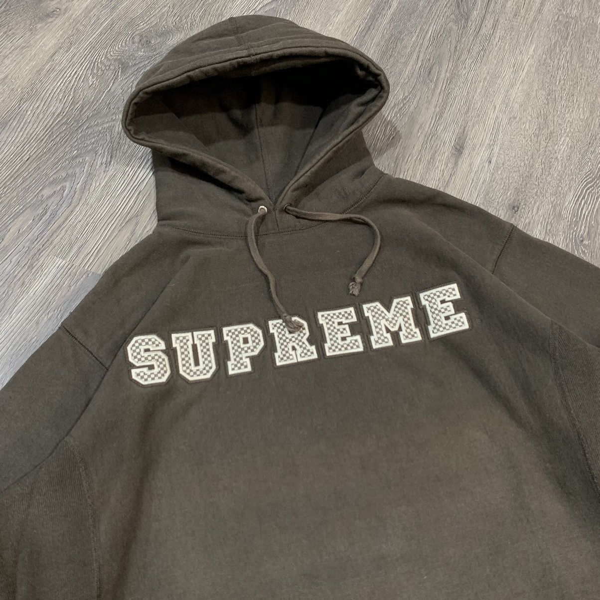 Supreme Supreme Checker Collegiate Logo Hoodie Size US XL / EU 56 / 4 - 2 Thumbnail