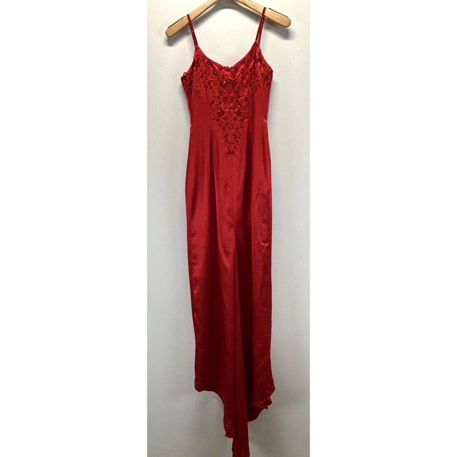 Vintage VINTAGE Legends Beaded Prom Gown Dress Cherry Red Train Womens 6 1990s Roswell GA Size M / US 6-8 / IT 42-44 - 5 Thumbnail