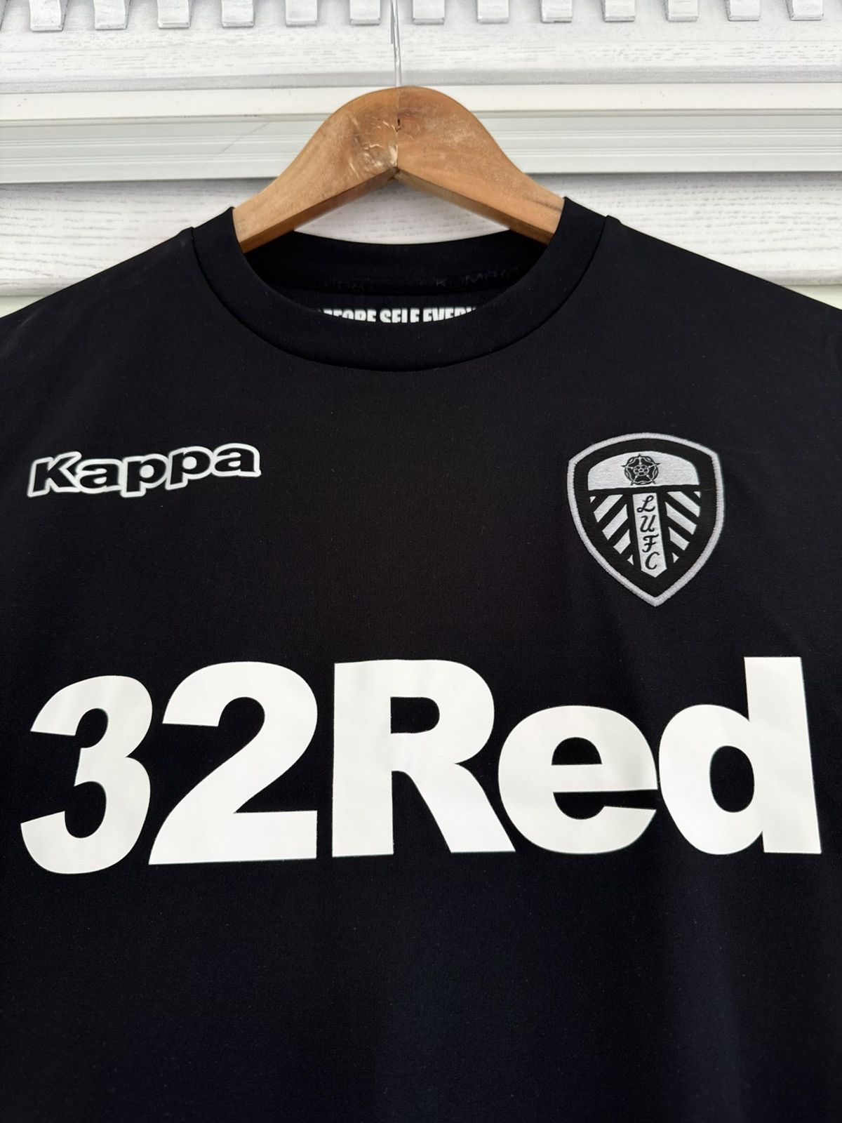 Kappa Leeds United 2017-2018 Away Soccer Jersey Football Shirt Kit Size US M / EU 48-50 / 2 - 7 Thumbnail