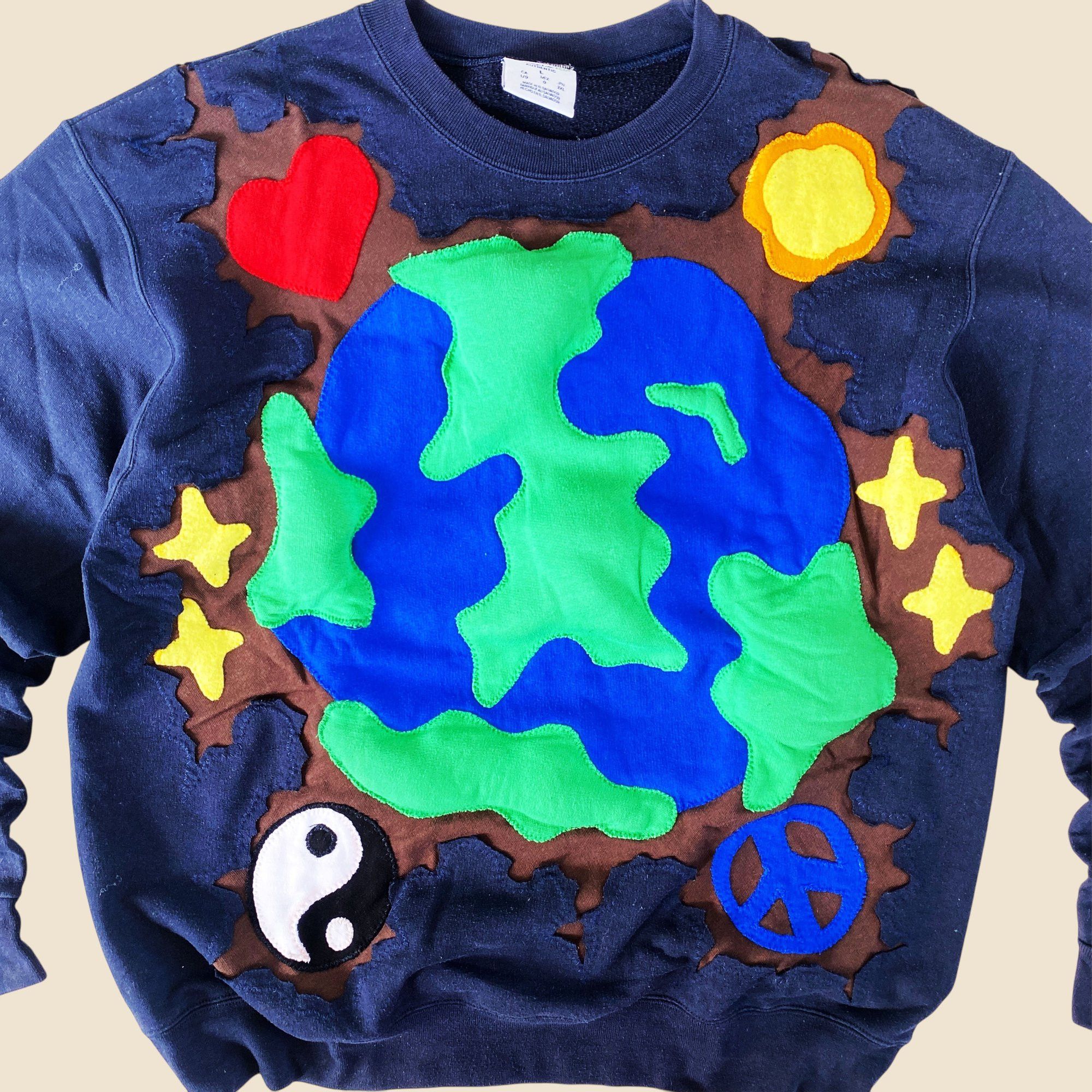 Handmade × Japanese Brand 1 OF 1 REWORKED 3D PUFF EARTH CRACKY SWEATSHIRT SIZE MEDIUM Size US M / EU 48-50 / 2 - 3 Thumbnail