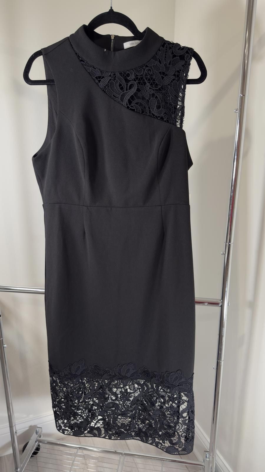 Designer Elegant One One Six Black Lace Detail Dress Size L / US 10 / IT 46 - 1 Thumbnail