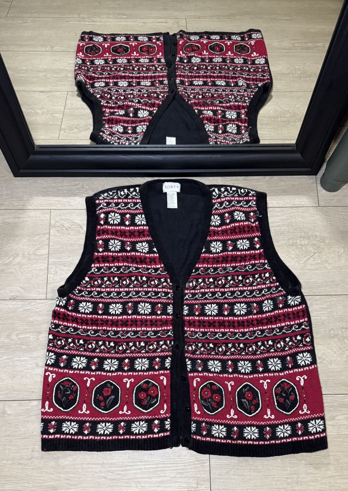 Other Vintage 1990s Rose And Snowflake Cardigan Sweater Vest Size L / US 10 / IT 46 - 1 Thumbnail