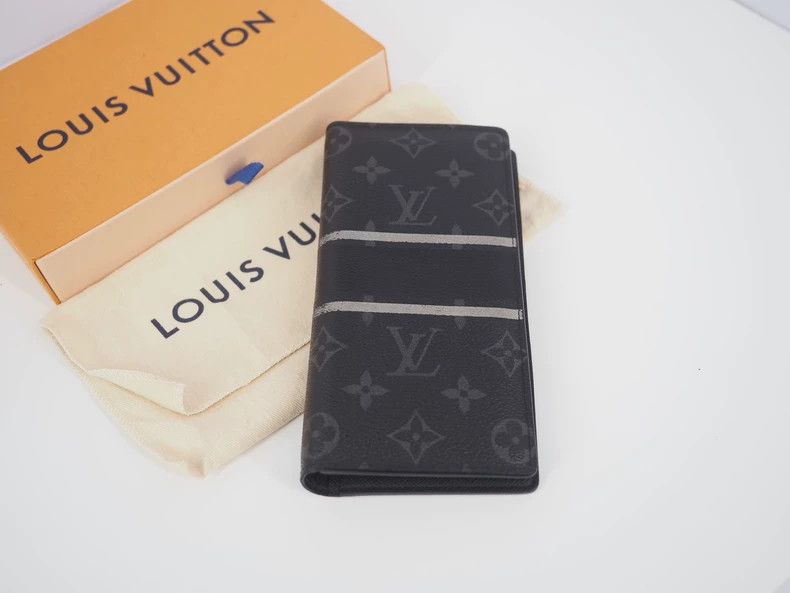 Louis Vuitton Louis Vuitton x Fragment Brazza Wallet-dmc Size ONE SIZE - 1 Thumbnail