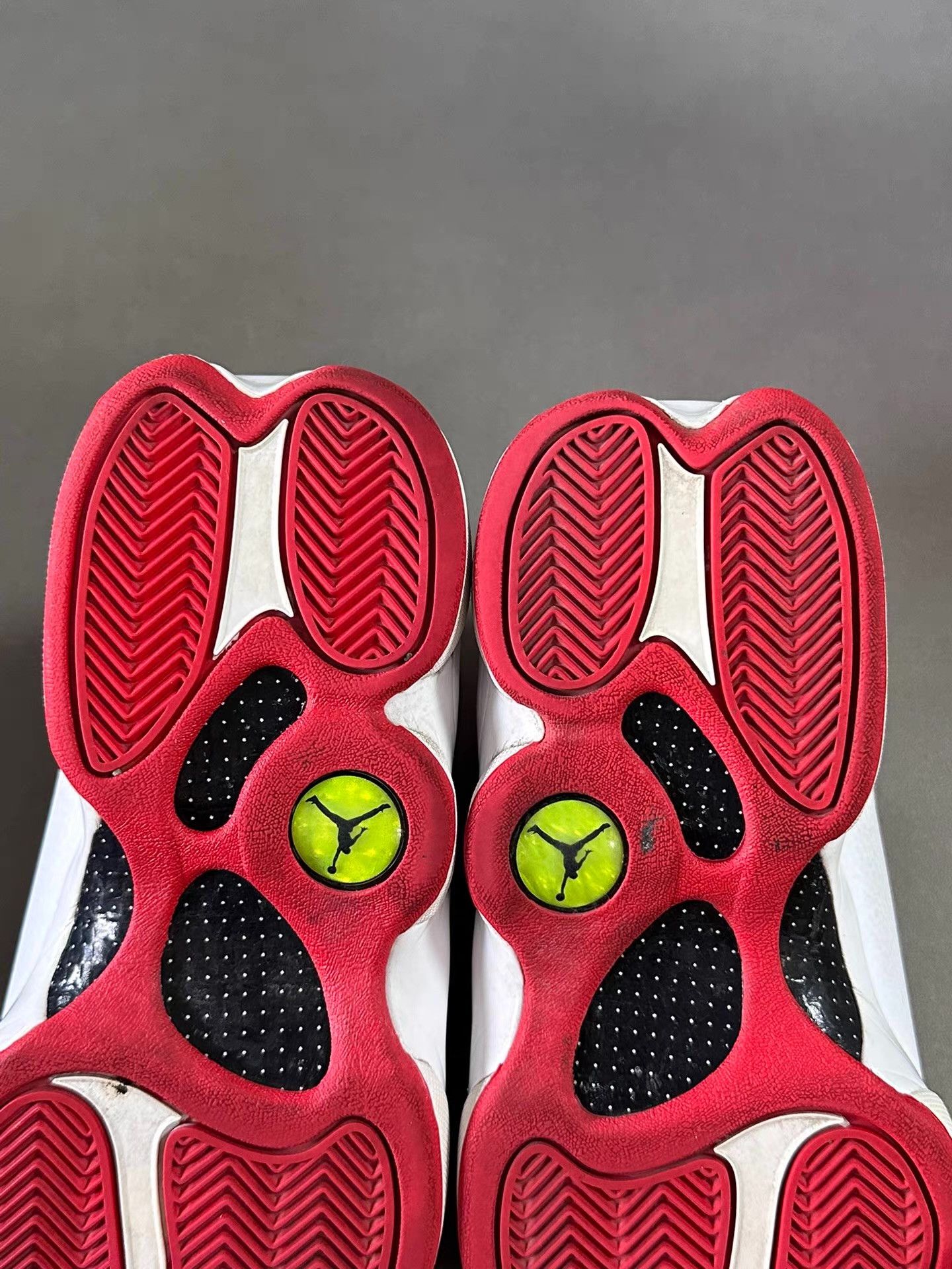 Nike Air Jordan 13 HOF White & Red Ｑ20 Size US 8 / EU 41 - 6 Thumbnail