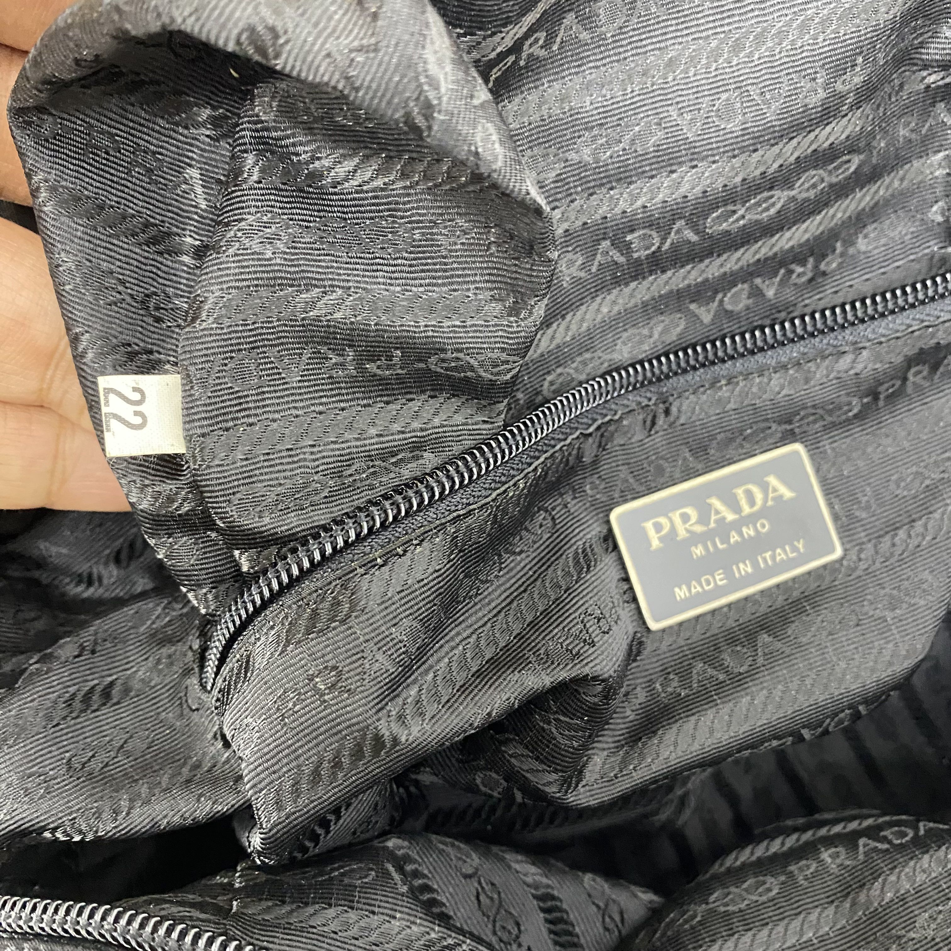 Prada Vintage Nylon Prada Bag Luxury Black Size ONE SIZE - 10 Thumbnail