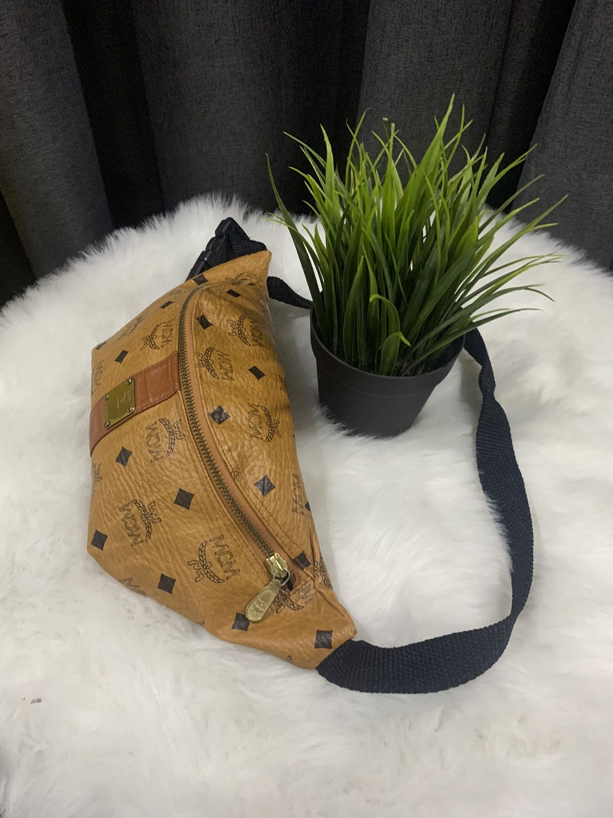 MCM × Vintage INTAGE!! Waist Bag MCM Monogram Size ONE SIZE - 4 Thumbnail