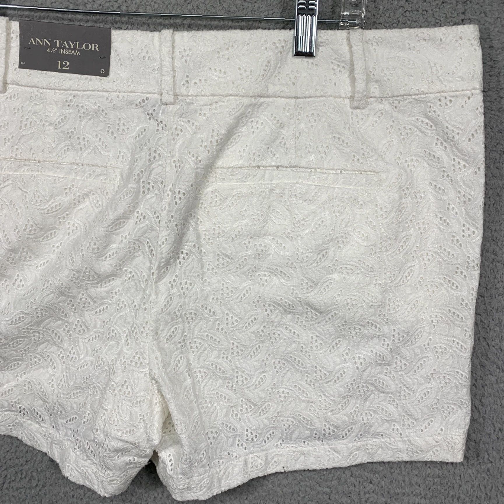 Ann Taylor Ann Taylor Womens Boyfriend Shorts Size 12 White 4 1/2" Inseam NEW Size 34" / US 12 / IT 48 - 6 Thumbnail