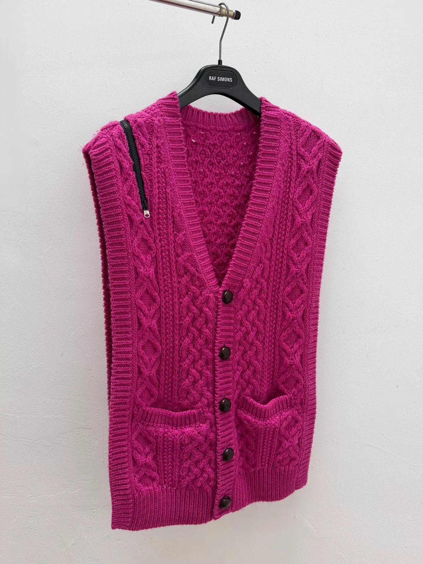 Takahiromiyashita The Soloist. TAKAHIROMIYASHITA The Soloist Bold Zipper Knit Wool Vest OS Size US M / EU 48-50 / 2 - 1 Thumbnail