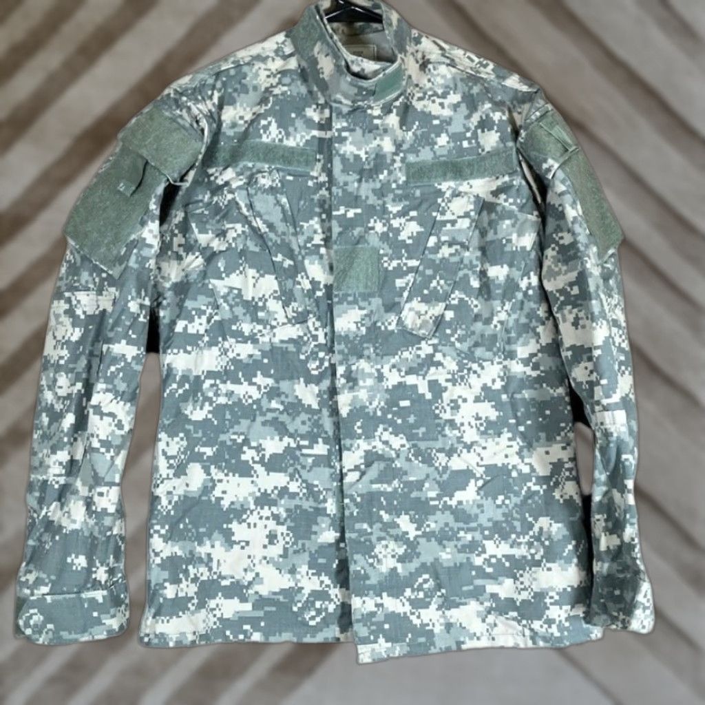 Vintage **ARMY MILITARY COMBAT COAT XS GREEN UNISEX DIGICAM REGULAR** User: **ARMY MILITARY COMBAT JACKET XS GREEN UNISEX** Size US XS / EU 42 / 0 - 1 Thumbnail
