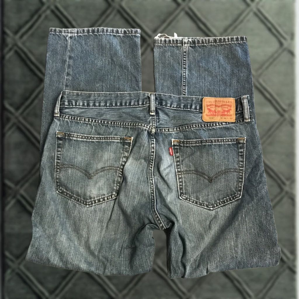 Levi's VINTAGE Levis 559 Jeans Mens 36 x 32 Relaxed Straight Denim Comfort USA 500 Series Mens Jeans Size US 36 / EU 52 - 1 Thumbnail