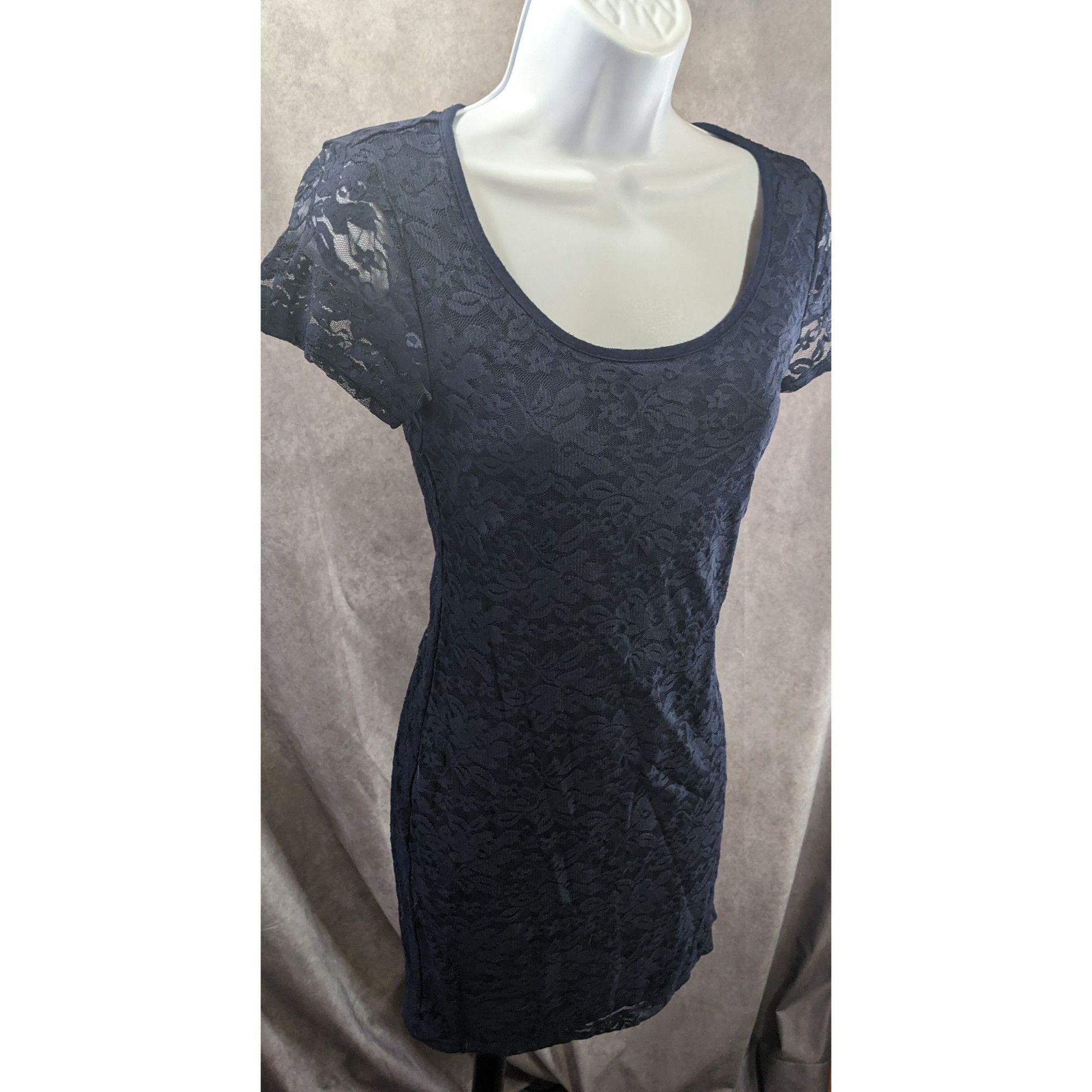 Forever 21 Forever 21 Navy Lace Short-Sleeve Bodycon Dress Small Size S / US 4 / IT 40 - 5 Thumbnail