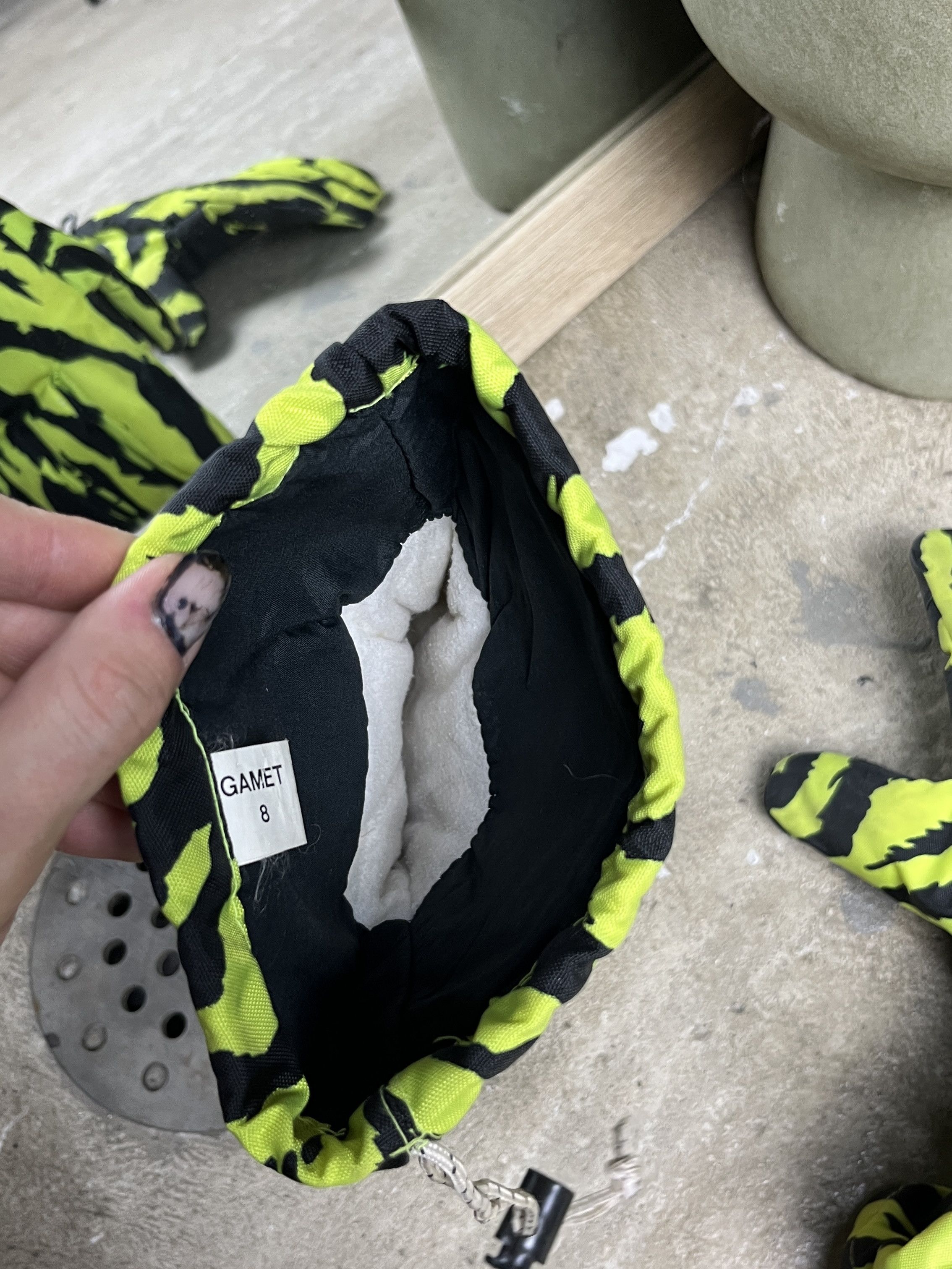 Other NEON ZEBRA PRINT CONVERTIBLE SKI MITTENS - № 4520 Size ONE SIZE - 7 Thumbnail