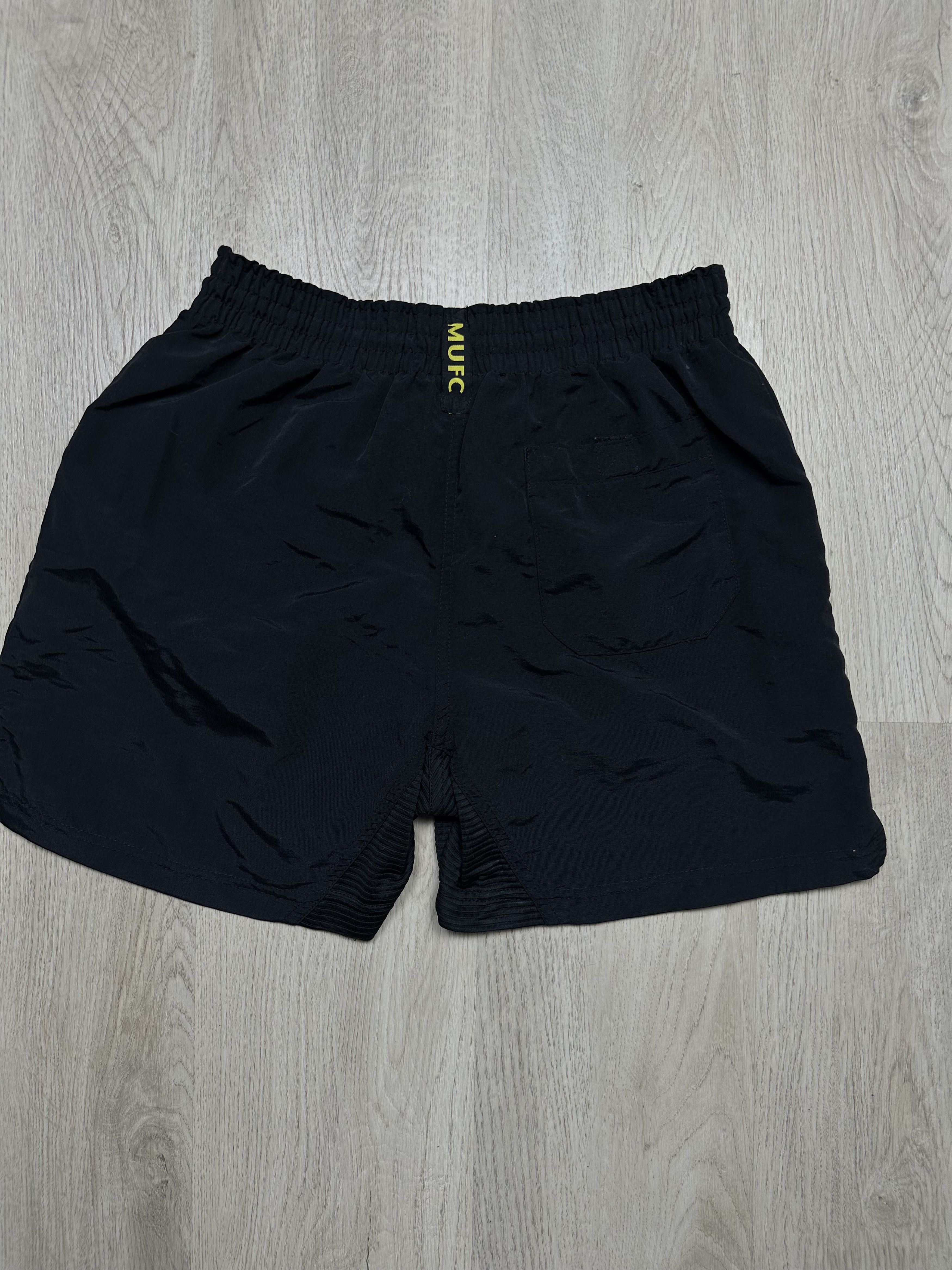 Umbro Umbro Manchester United Vintage Nylon Shorts Size US 28 / EU 44 - 7 Thumbnail