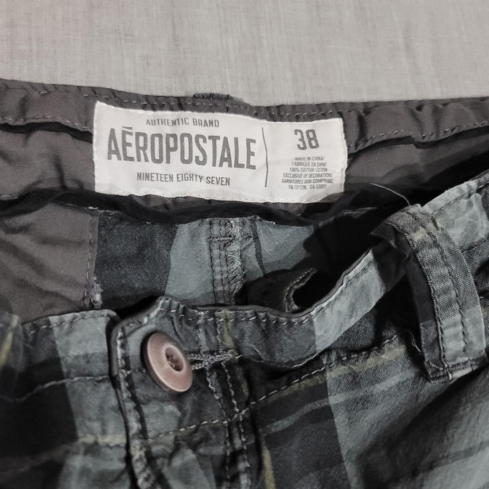 Aeropostale Aeropostale Gray Plaid Cargo Shorts Sz 38 Y2k Grunge Size US 38 / EU 54 - 2 Thumbnail