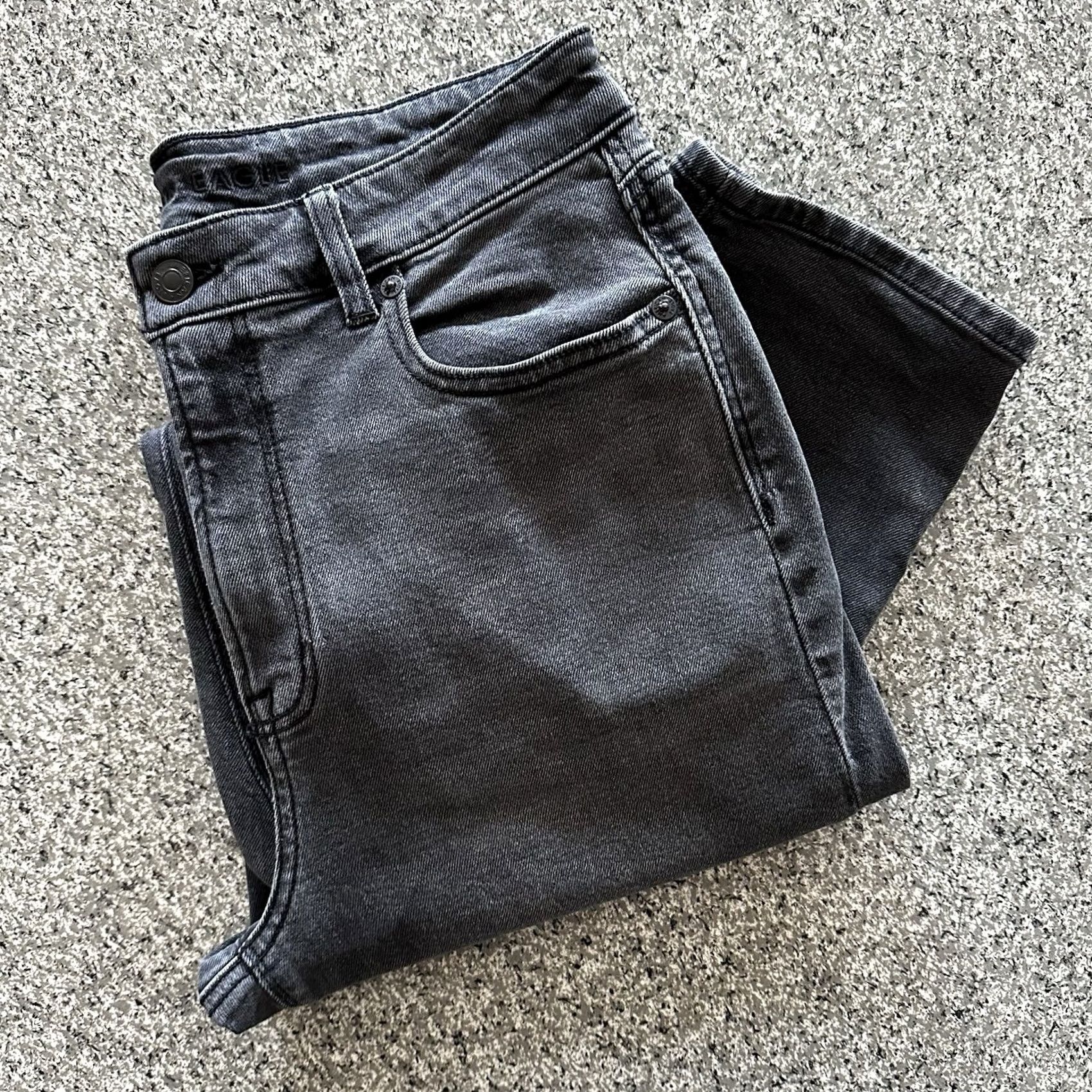 American Eagle Outfitters VINTAGE American Eagle Jeans Womens 8 R 30x28 High Waist Mom Relaxed Tapered Black Size 30" / US 8 / IT 44 - 2 Thumbnail