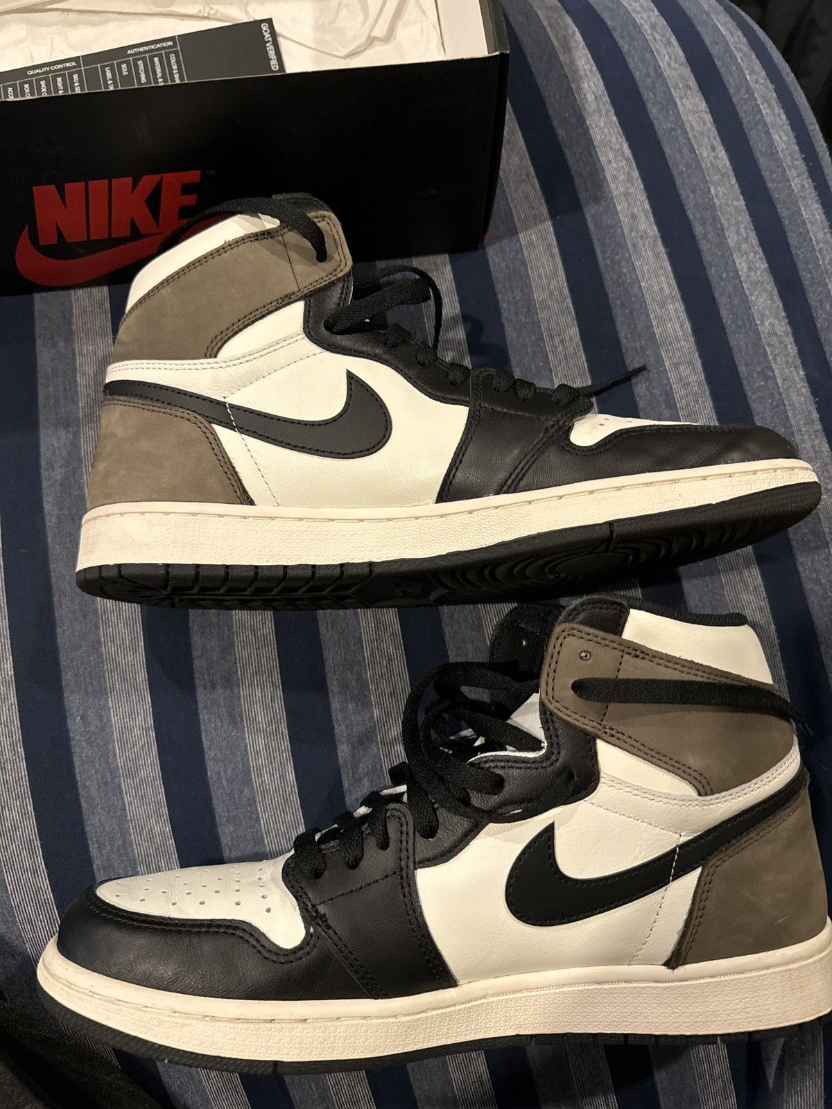 Nike Jordan 1 Mocha Size US 12 / EU 45 - 1 Thumbnail